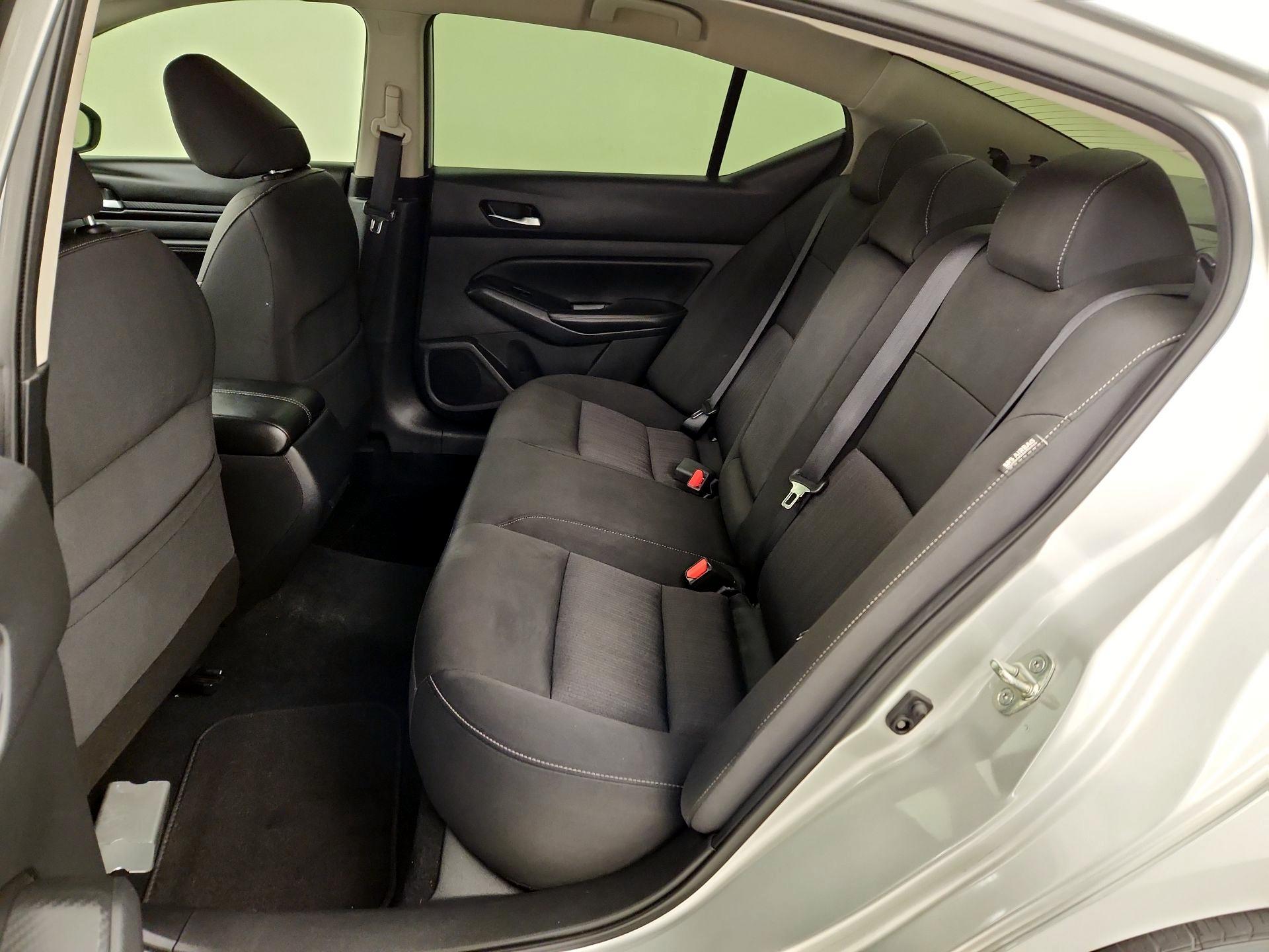 Thumbnail: 2019 Nissan Altima - 19