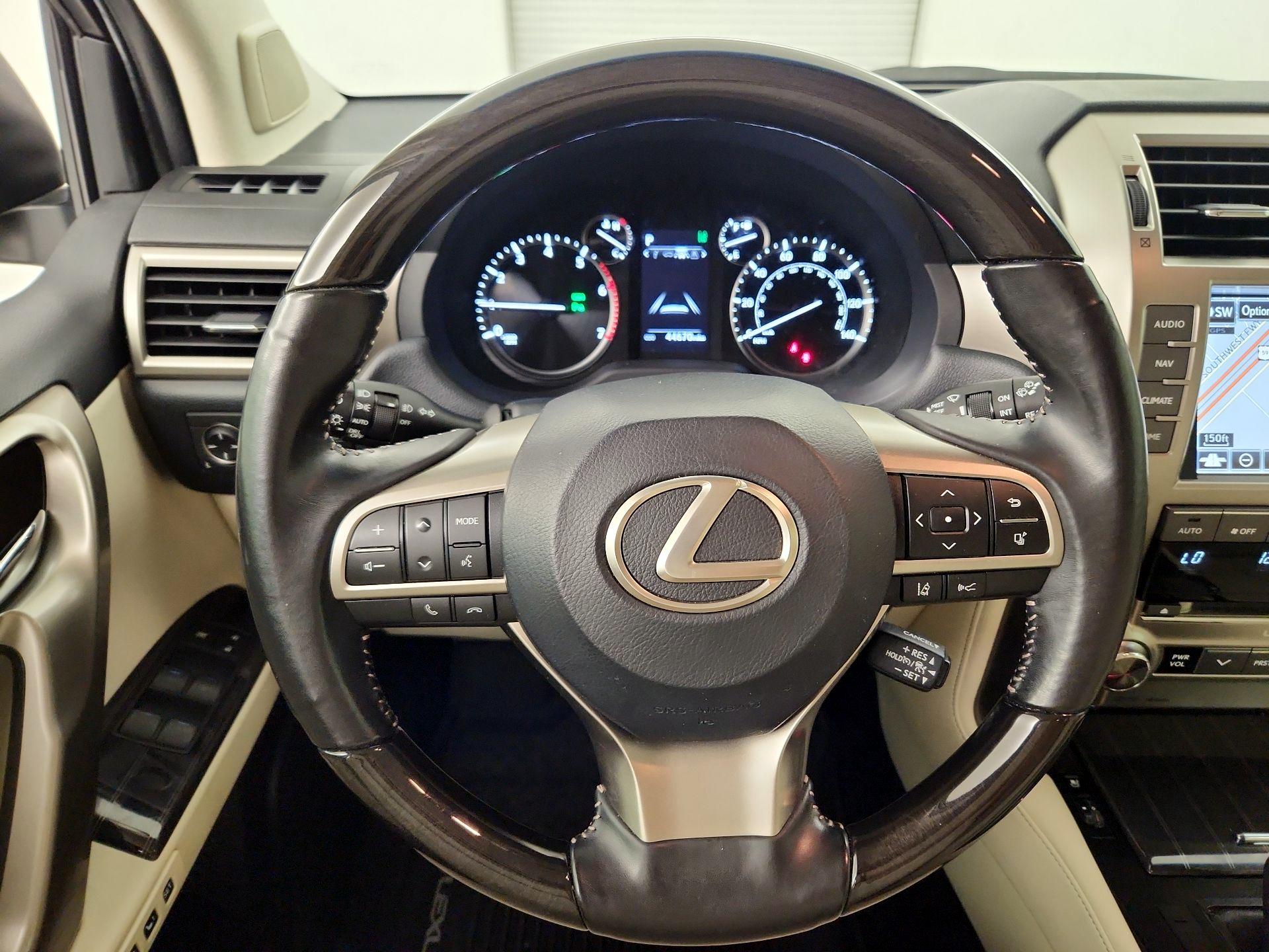 Thumbnail: 2020 Lexus GX - 10