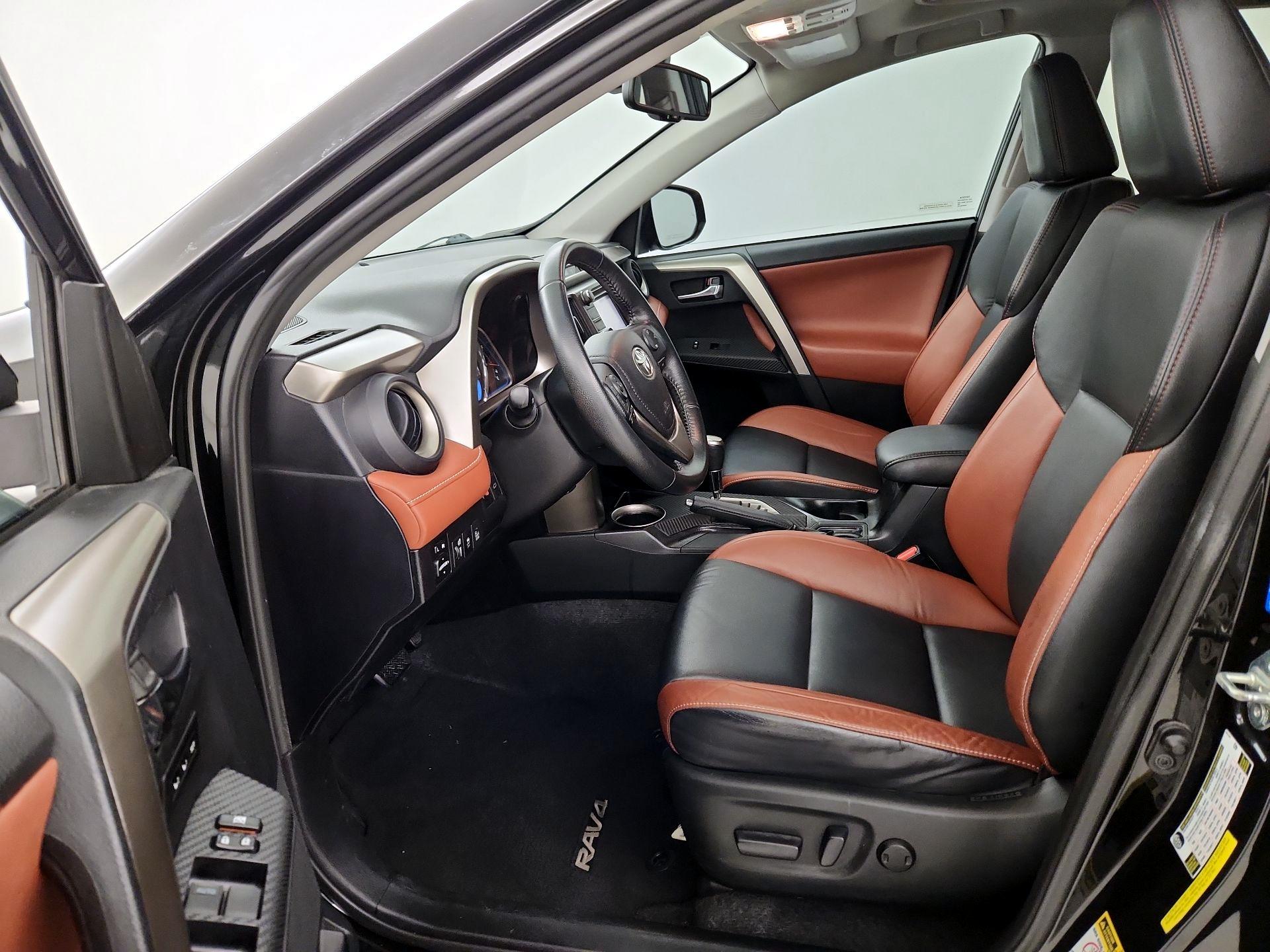 Thumbnail: 2015 Toyota RAV4 - 11