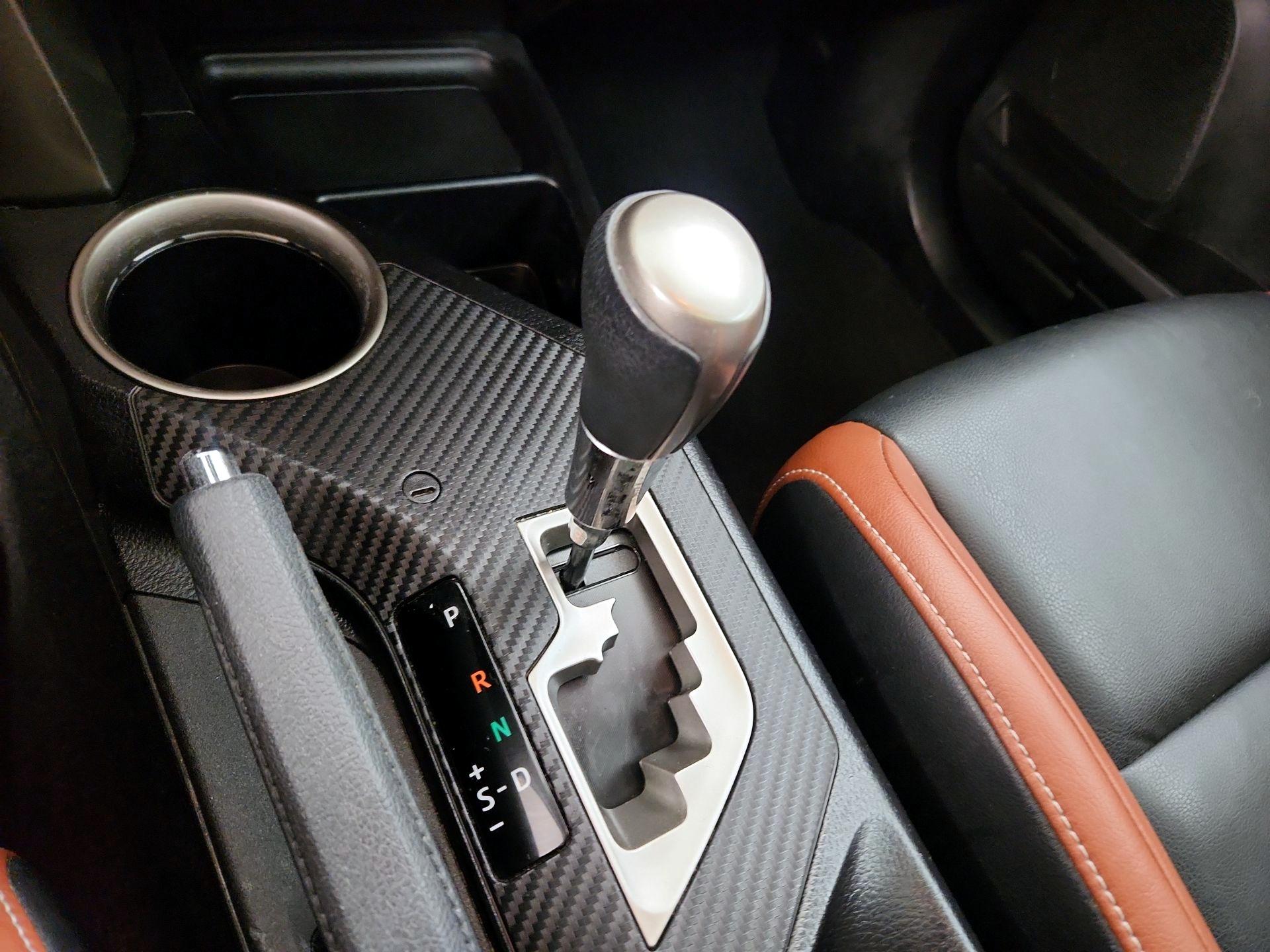 Thumbnail: 2015 Toyota RAV4 - 18