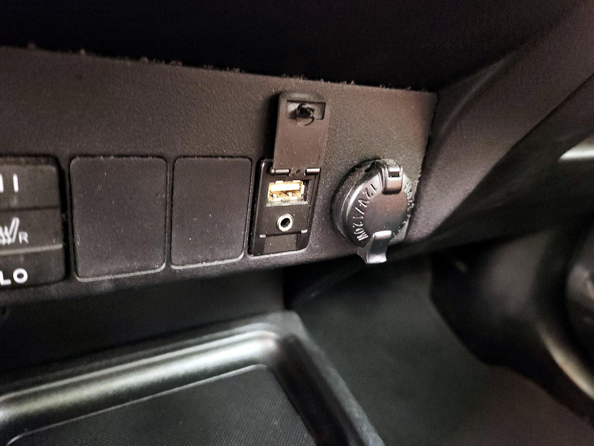 Thumbnail: 2015 Toyota RAV4 - 19