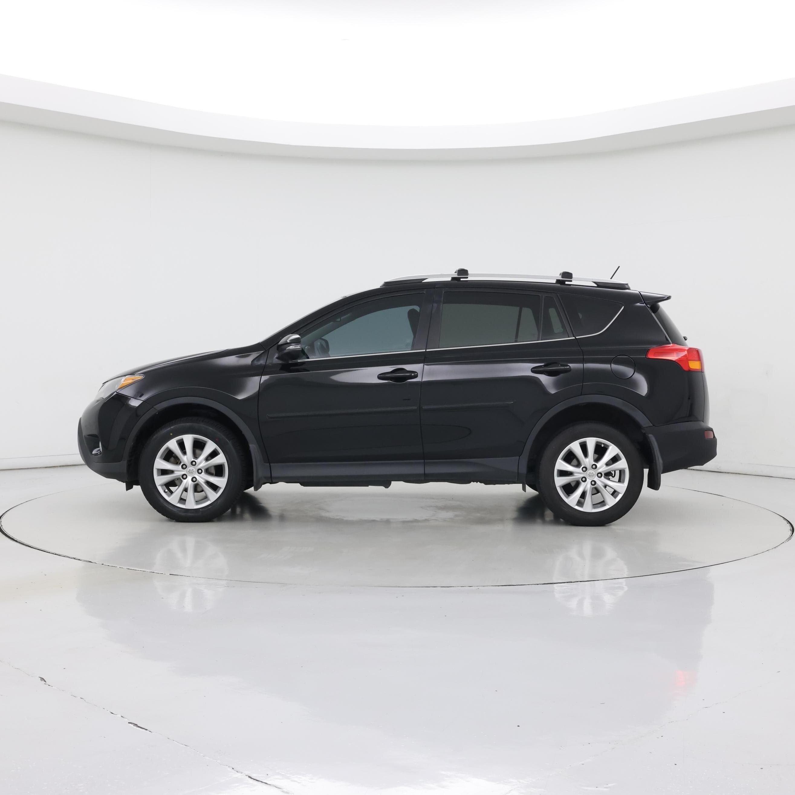 Thumbnail: 2015 Toyota RAV4 - 3