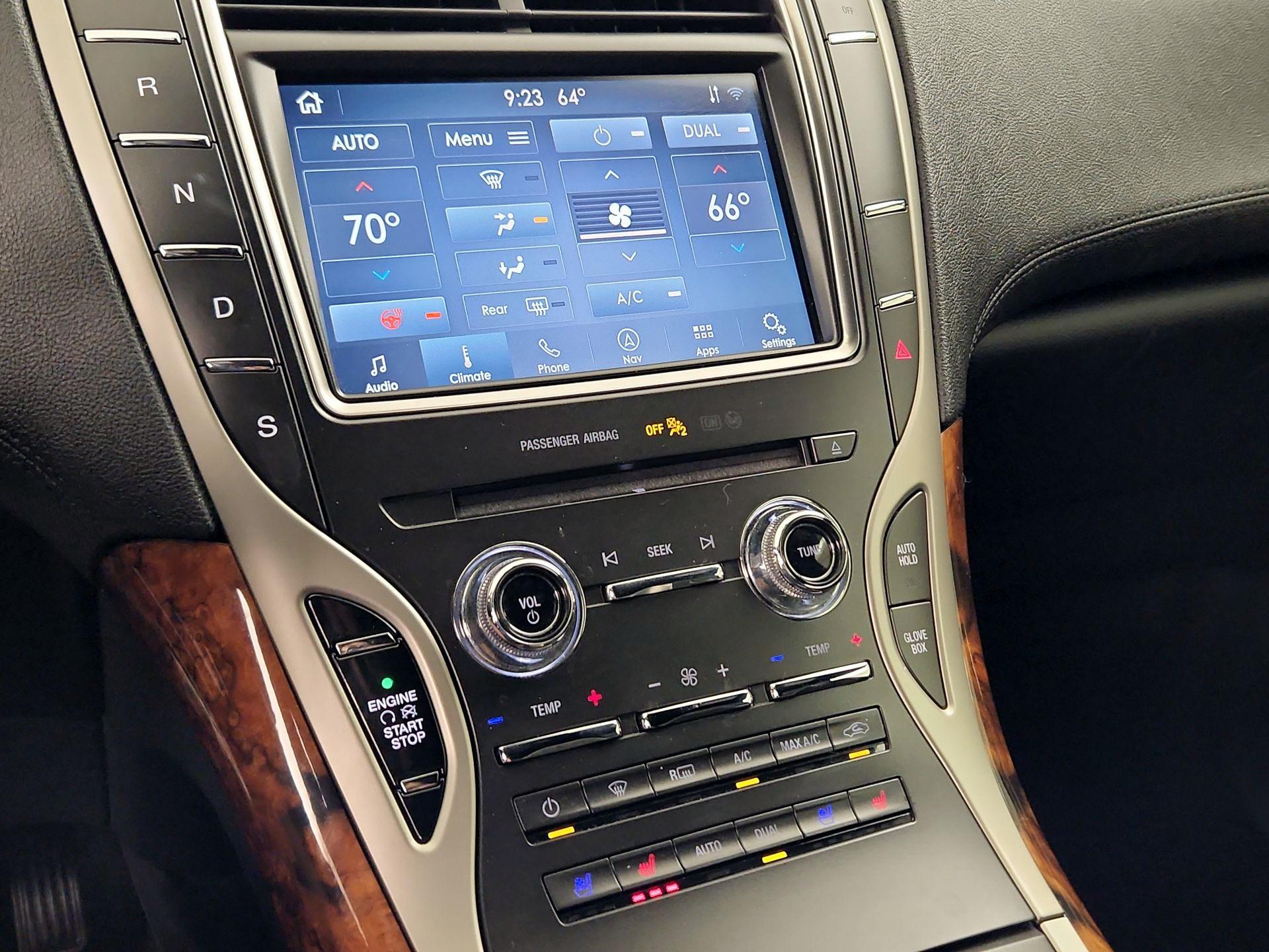 Thumbnail: 2020 Lincoln Nautilus - 17