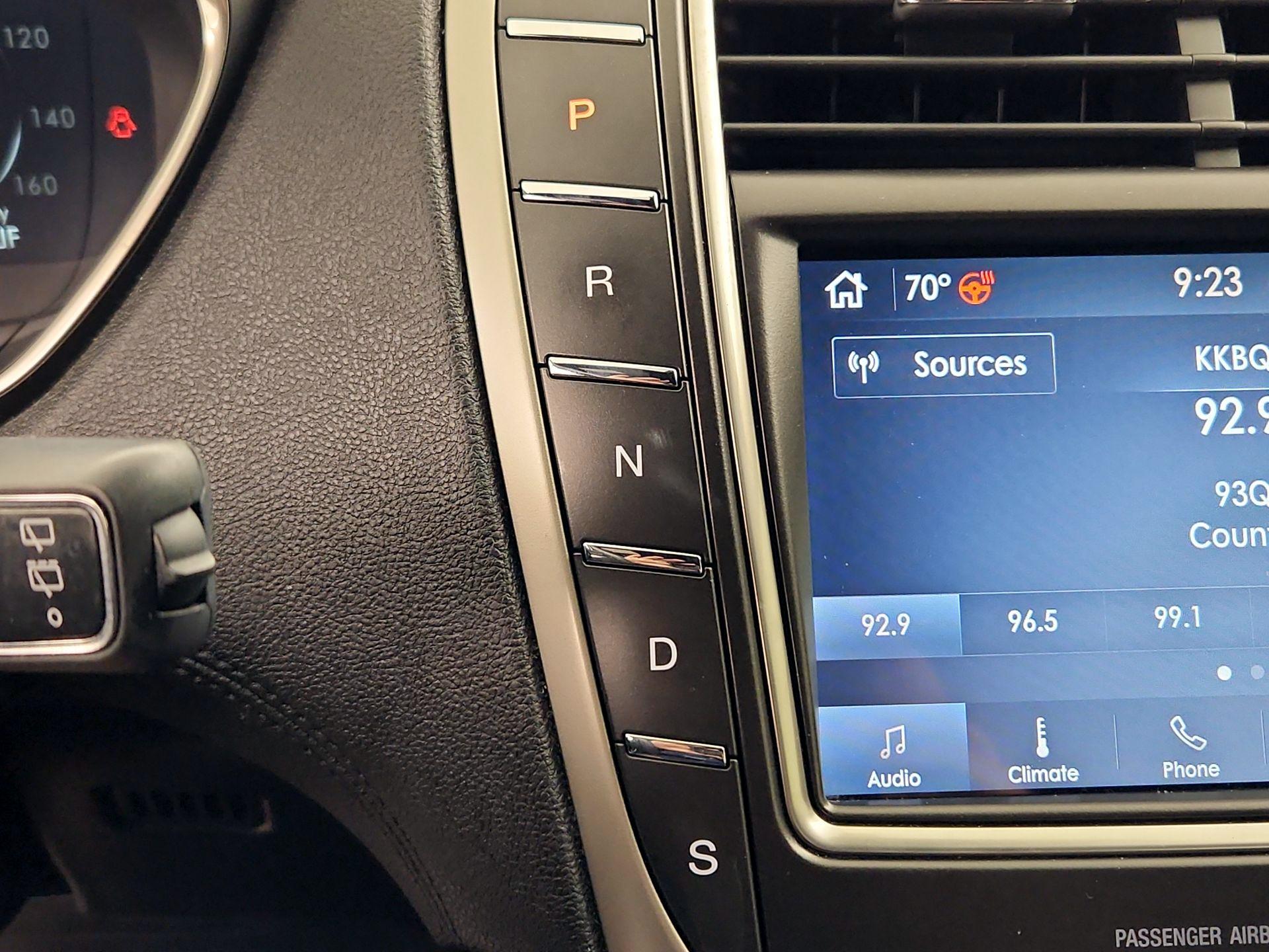 Thumbnail: 2020 Lincoln Nautilus - 18