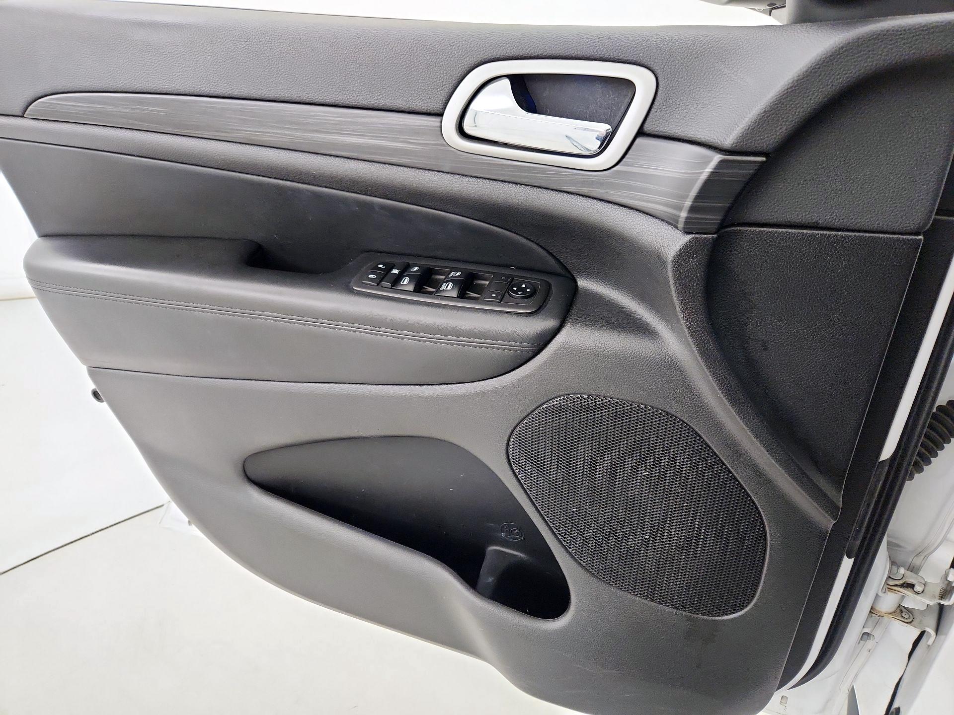 Thumbnail: 2021 Jeep Grand Cherokee - 12