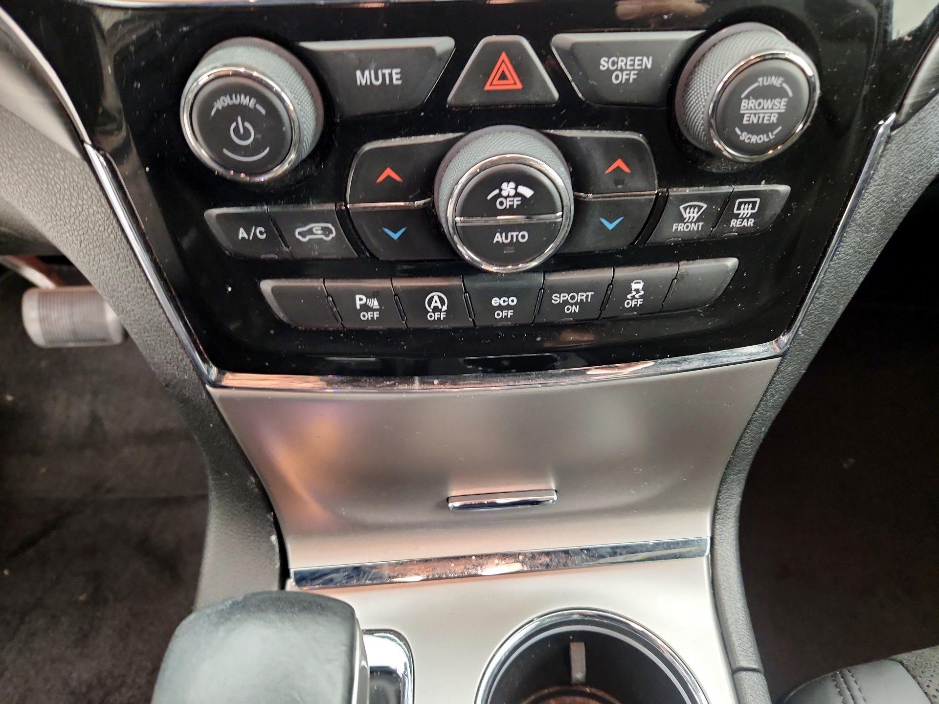 Thumbnail: 2021 Jeep Grand Cherokee - 17