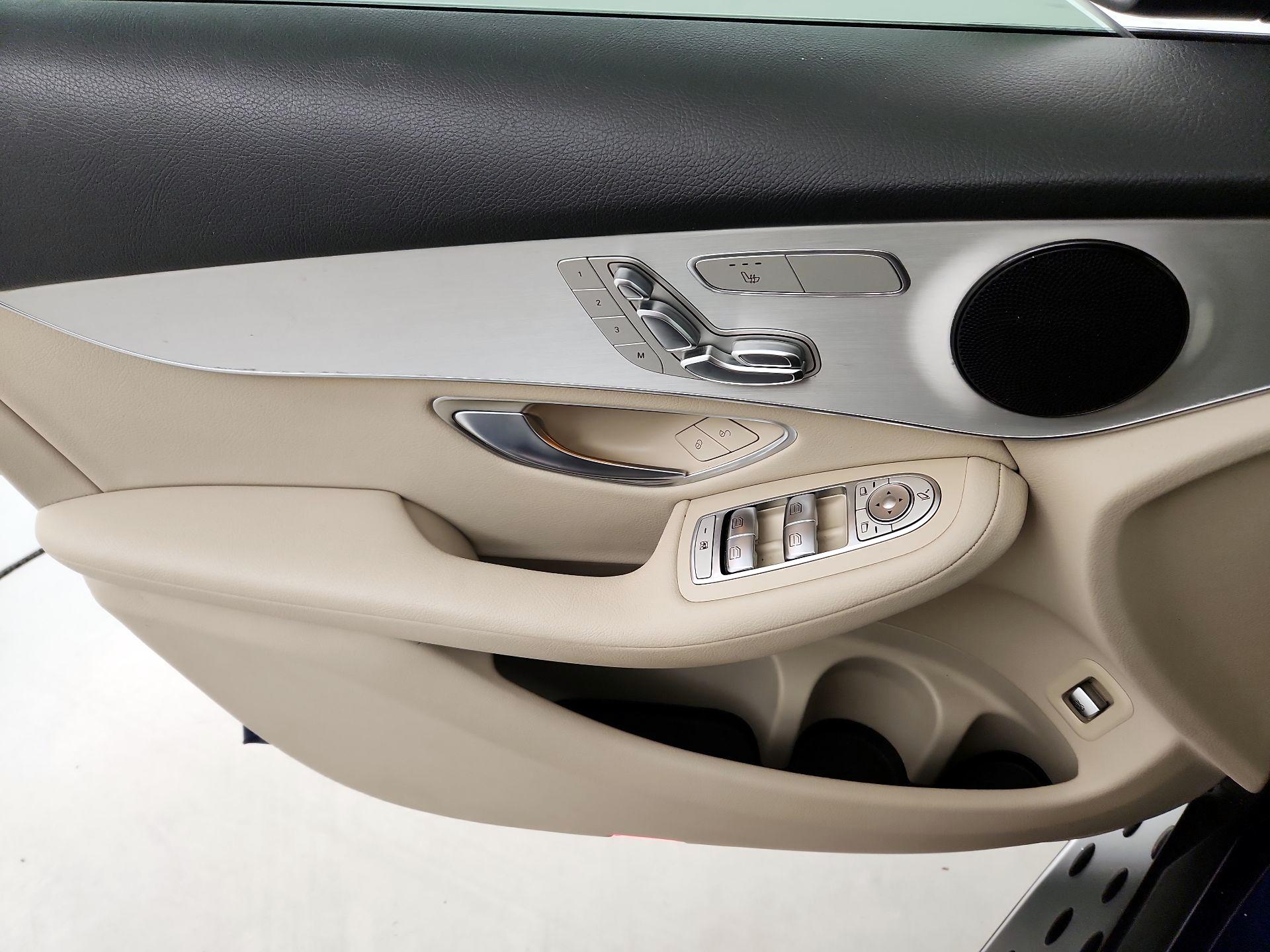 Thumbnail: 2019 Mercedes-Benz GLC - 12