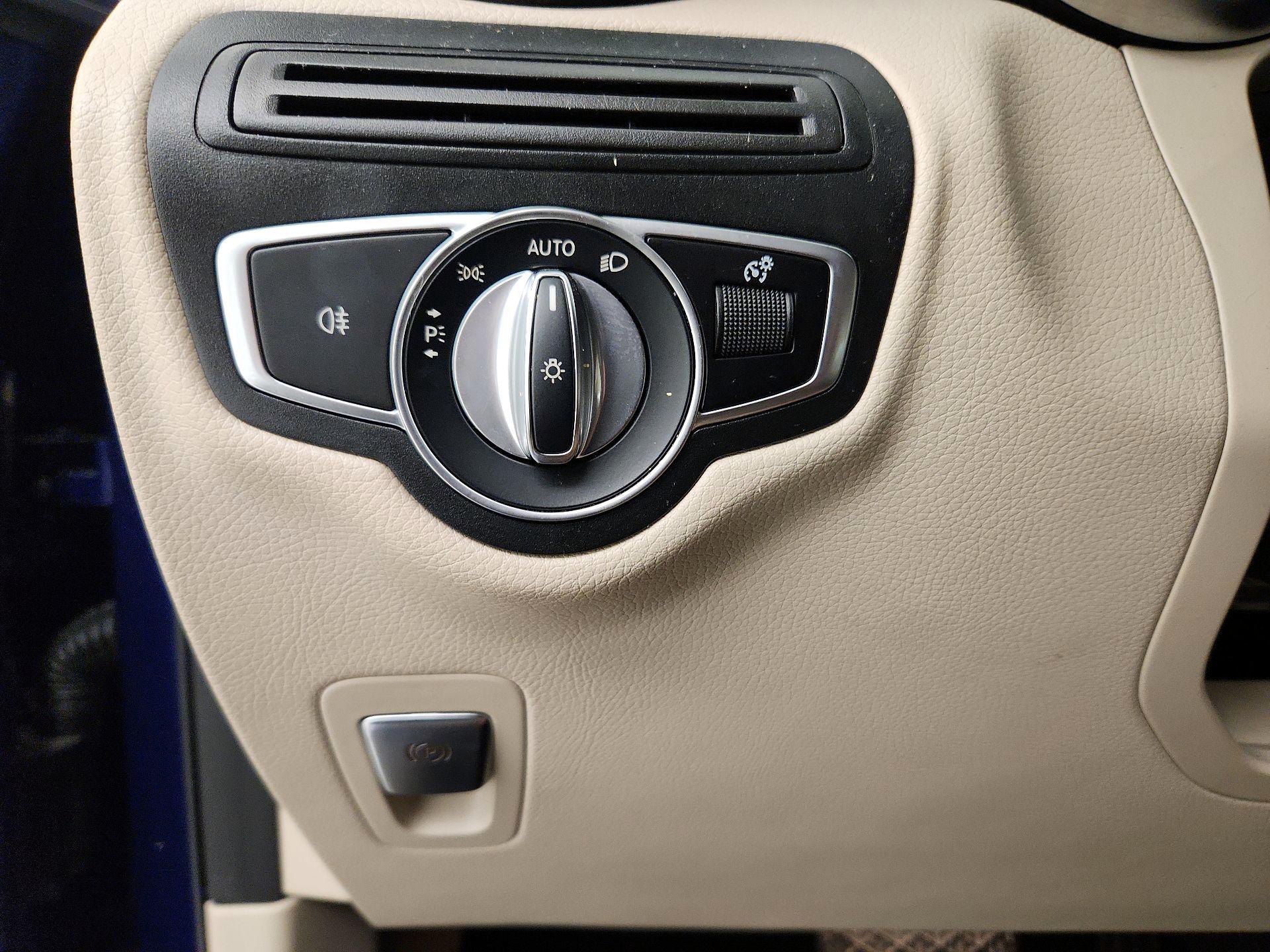 Thumbnail: 2019 Mercedes-Benz GLC - 13