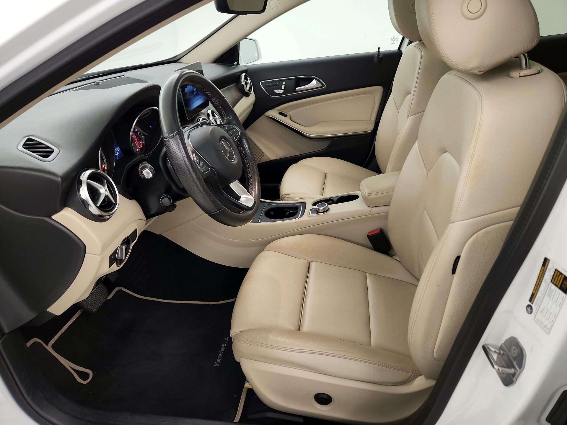 Thumbnail: 2020 Mercedes-Benz GLA - 11