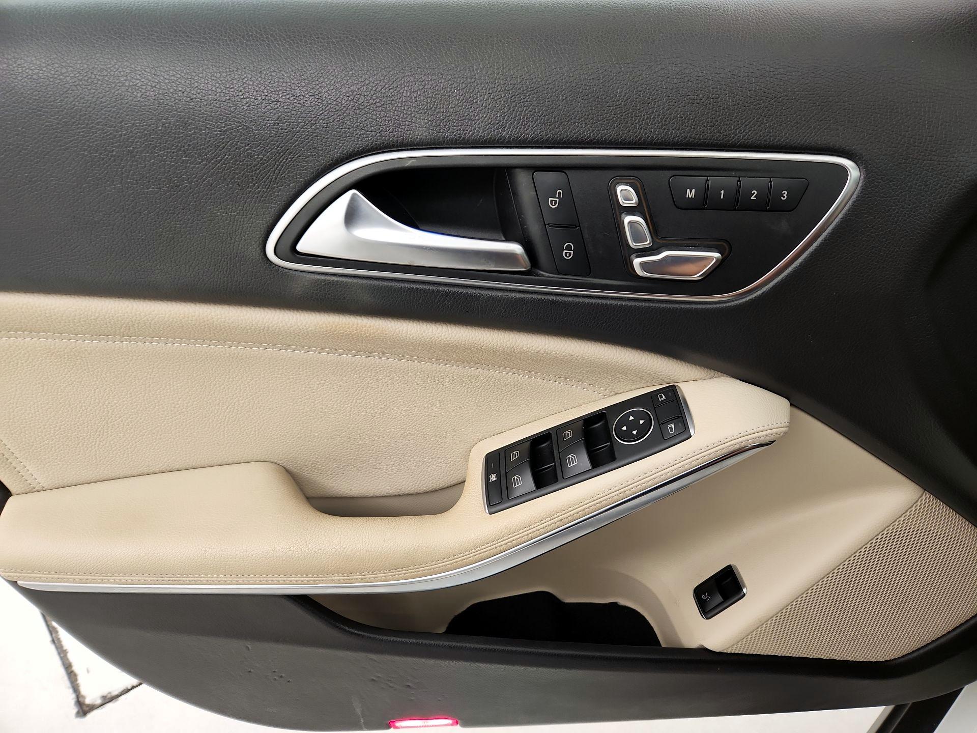 Thumbnail: 2020 Mercedes-Benz GLA - 12