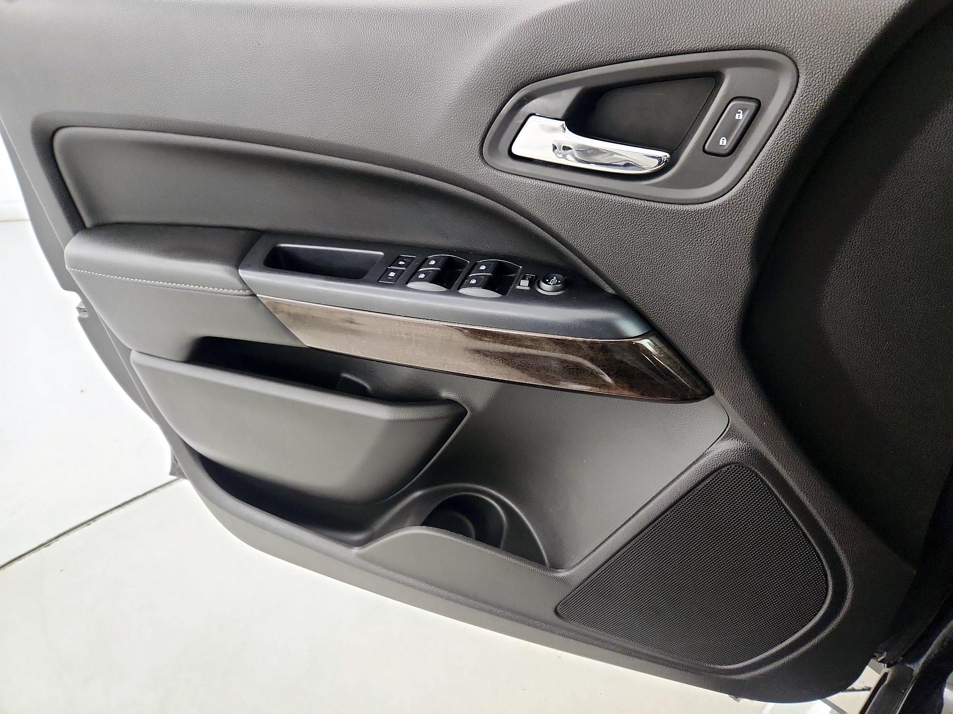 Thumbnail: 2015 GMC Canyon - 12