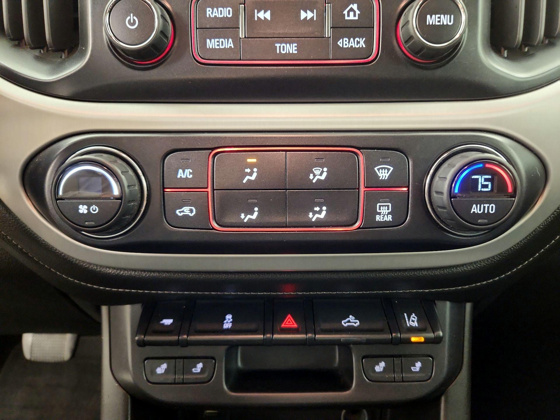 Thumbnail: 2015 GMC Canyon - 16