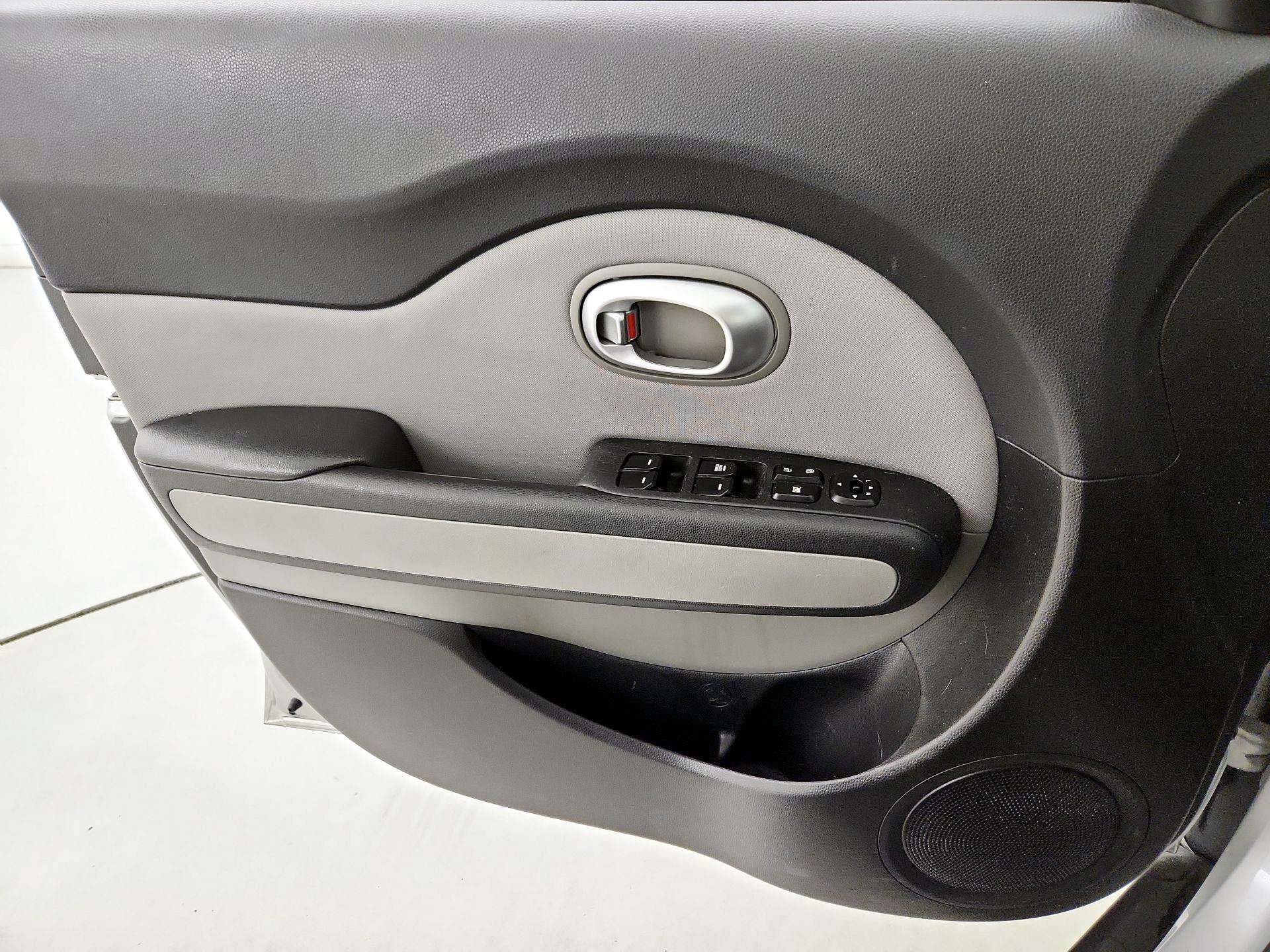 Thumbnail: 2015 Kia Soul - 12