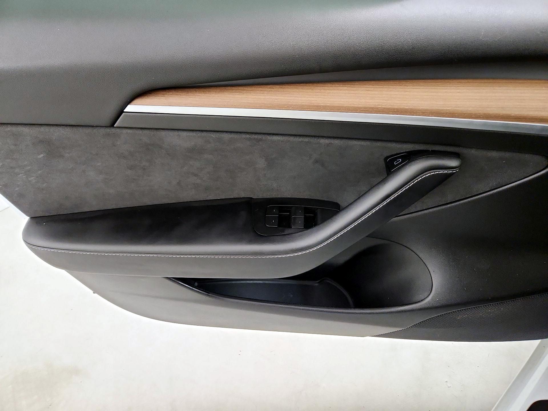 Thumbnail: 2022 Tesla Model 3 - 12