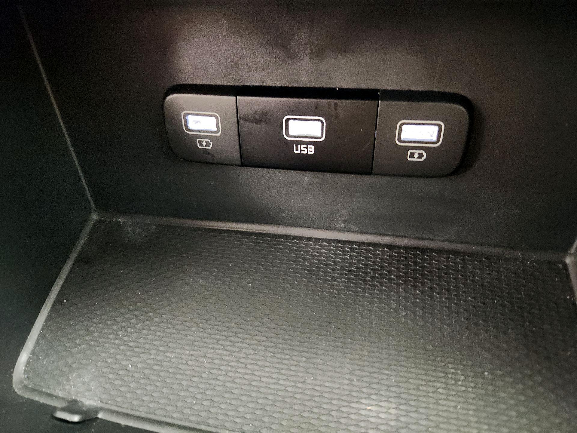 Thumbnail: 2024 Kia Carnival - 18