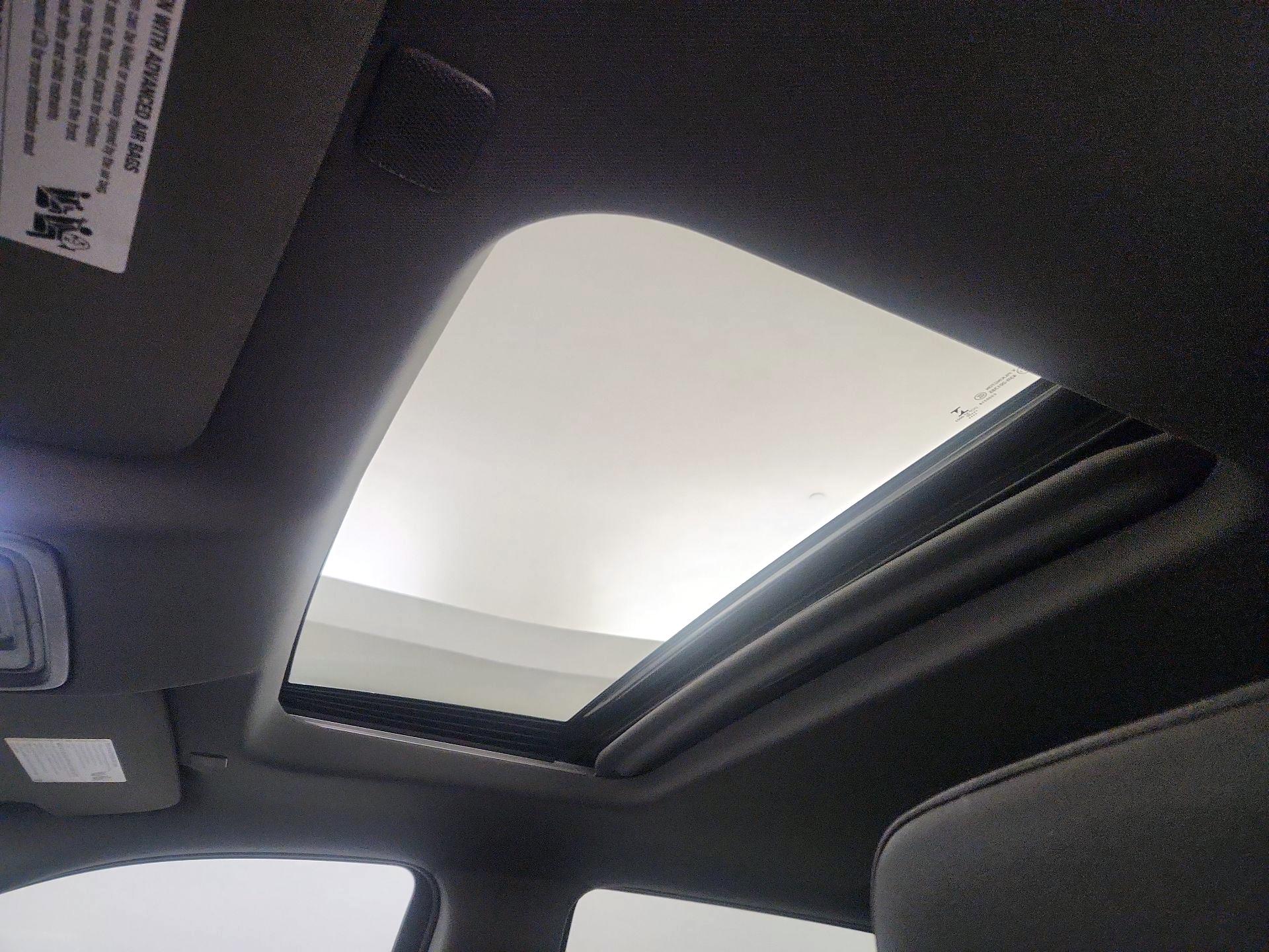 Thumbnail: 2022 Chevrolet Silverado 1500 - 19