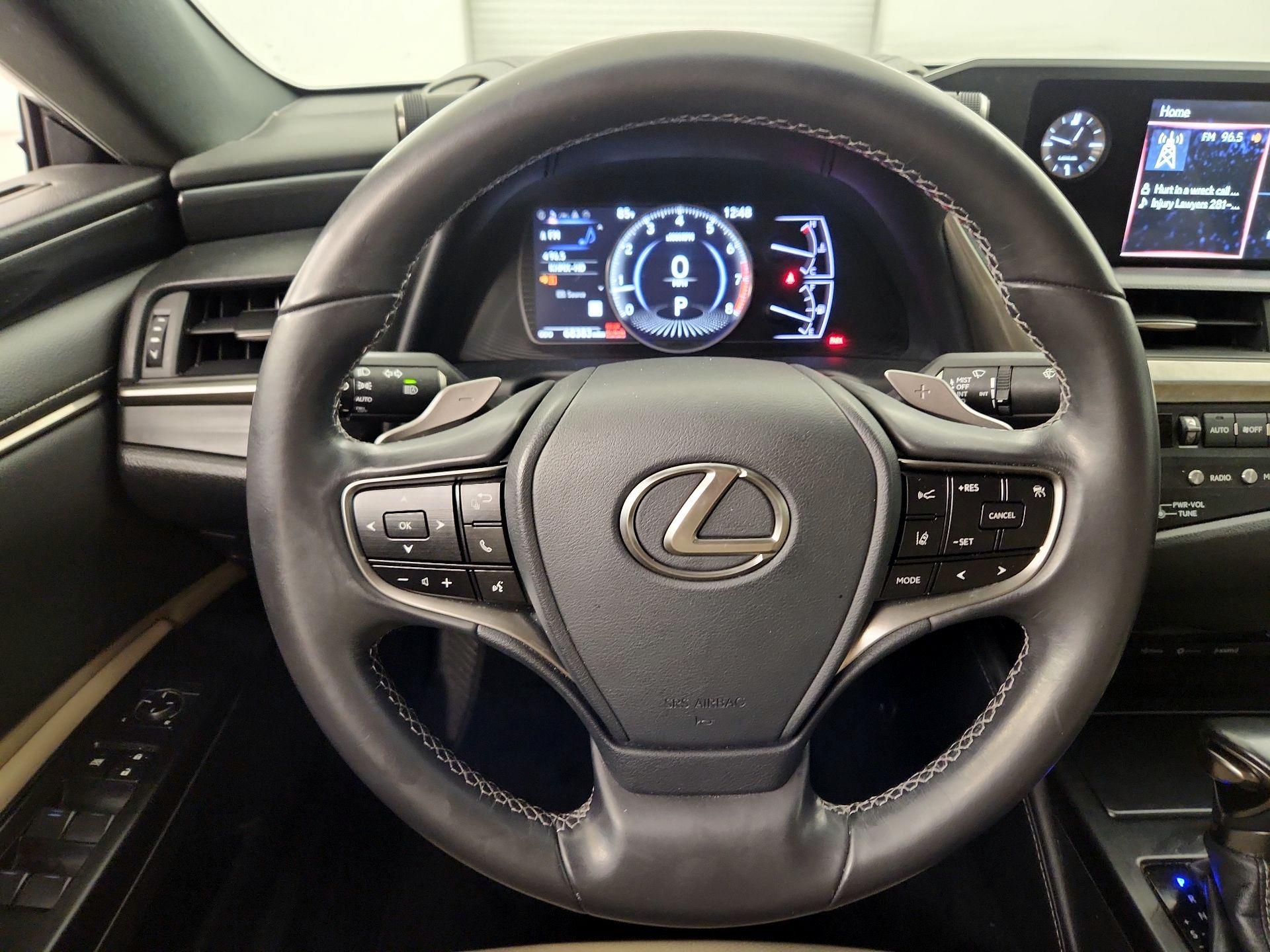 Thumbnail: 2019 Lexus ES - 10