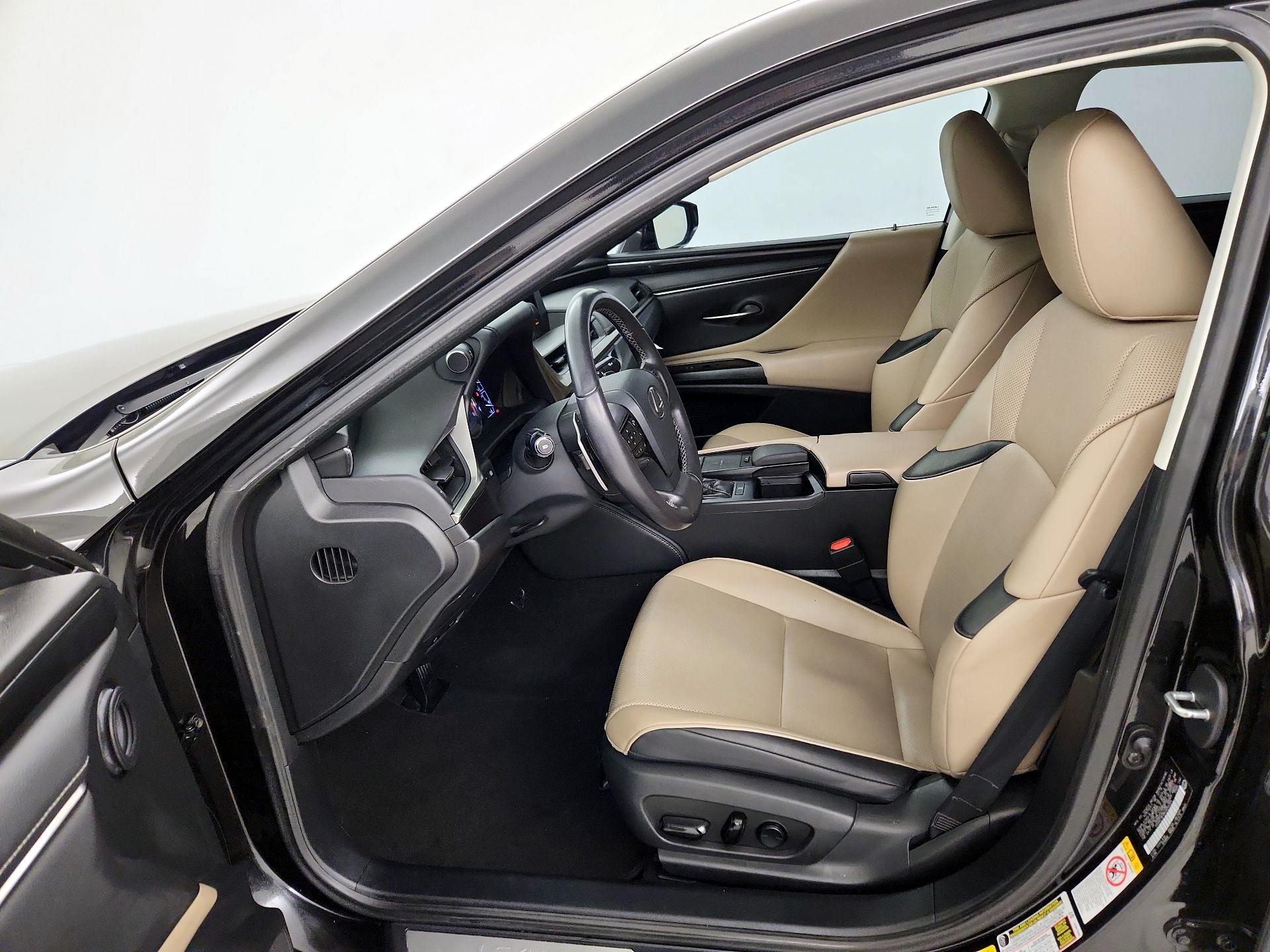 Thumbnail: 2019 Lexus ES - 11