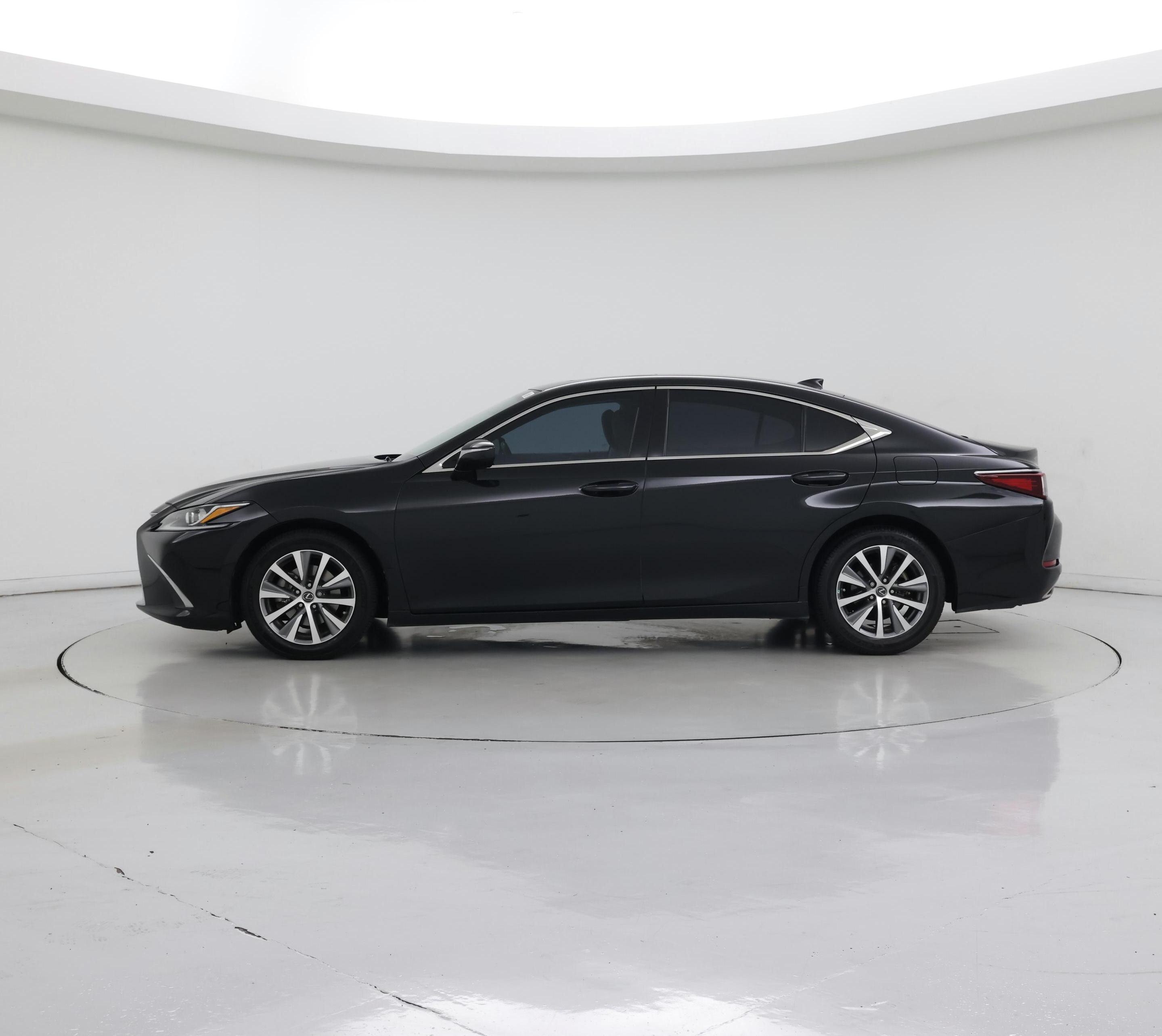 Thumbnail: 2019 Lexus ES - 3