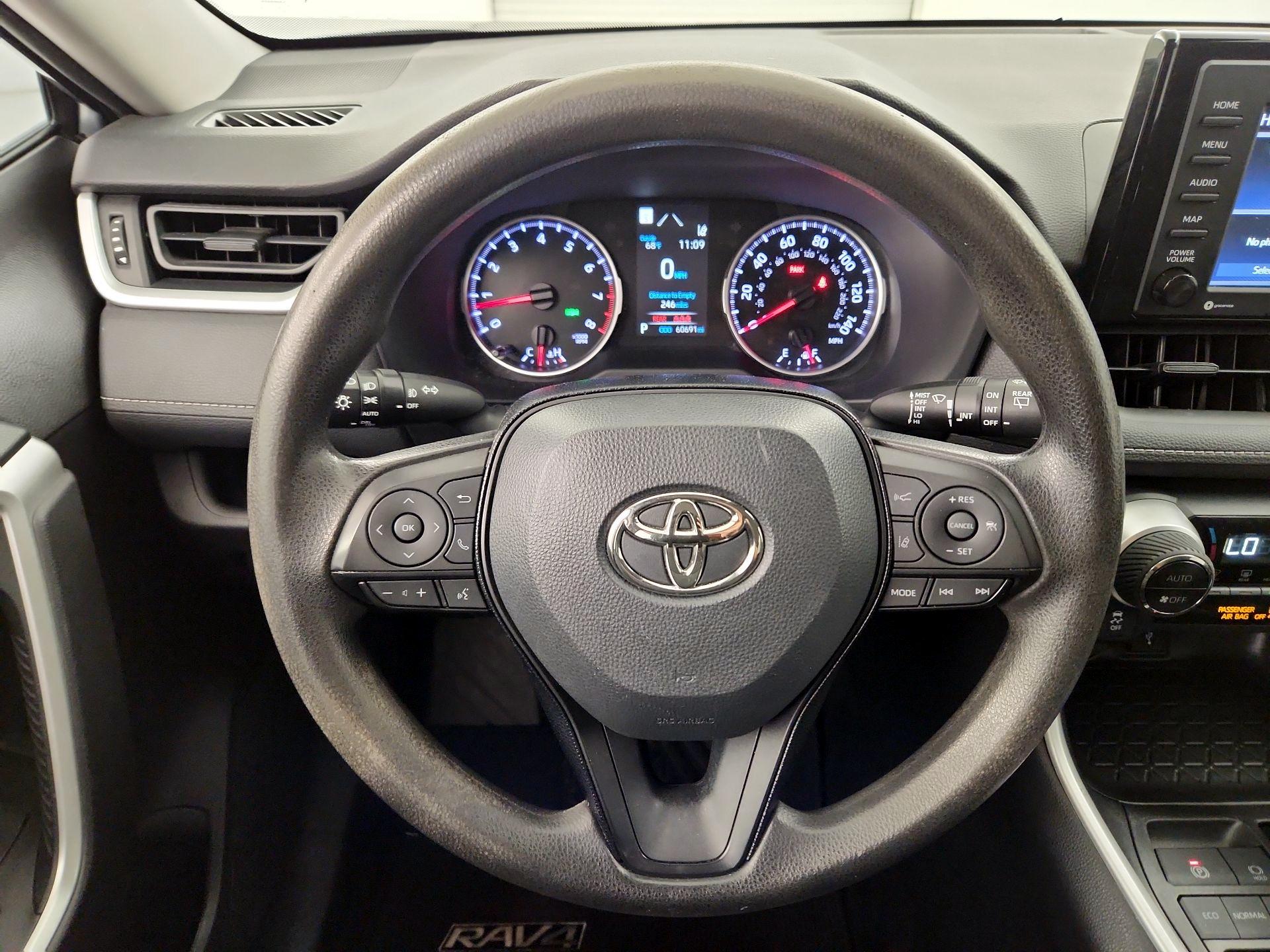 Thumbnail: 2021 Toyota RAV4 - 10