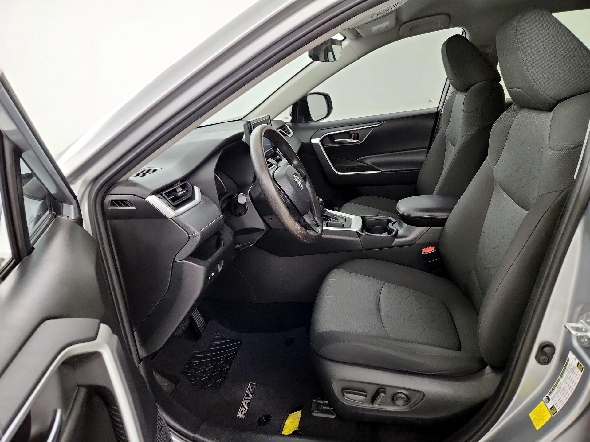 Thumbnail: 2021 Toyota RAV4 - 11