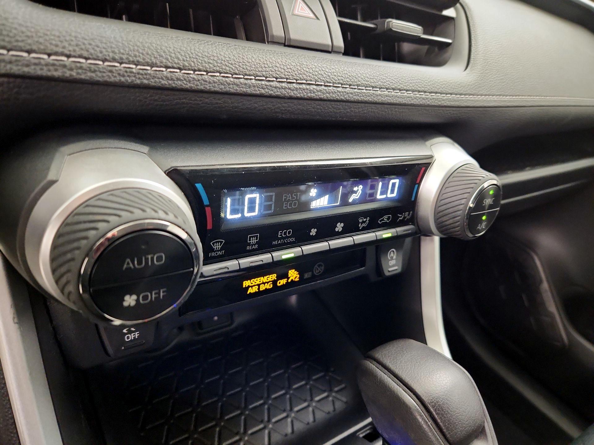 Thumbnail: 2021 Toyota RAV4 - 16