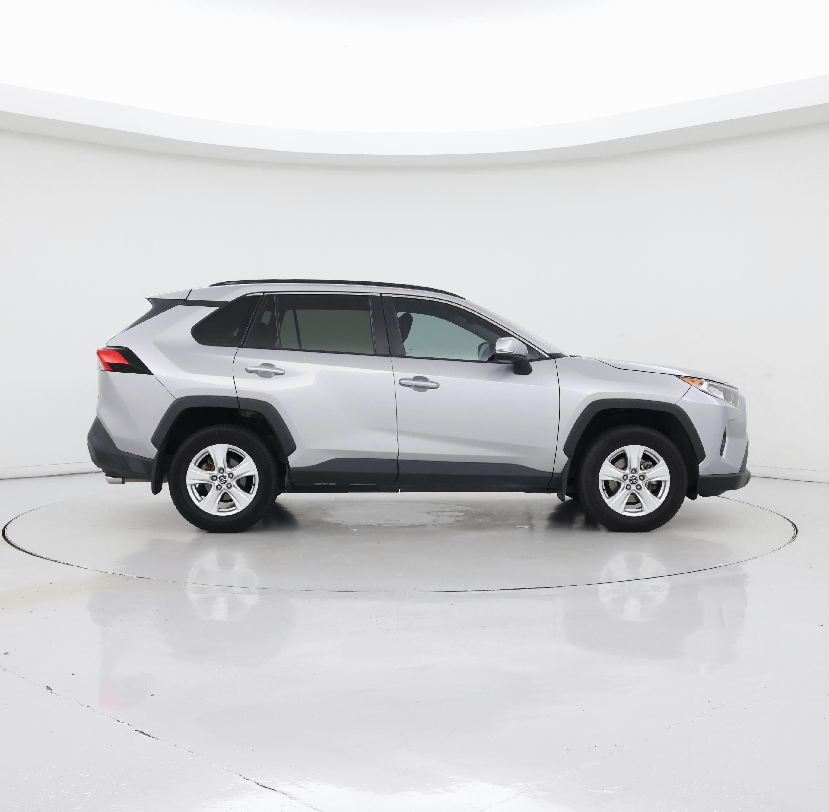 Thumbnail: 2021 Toyota RAV4 - 7