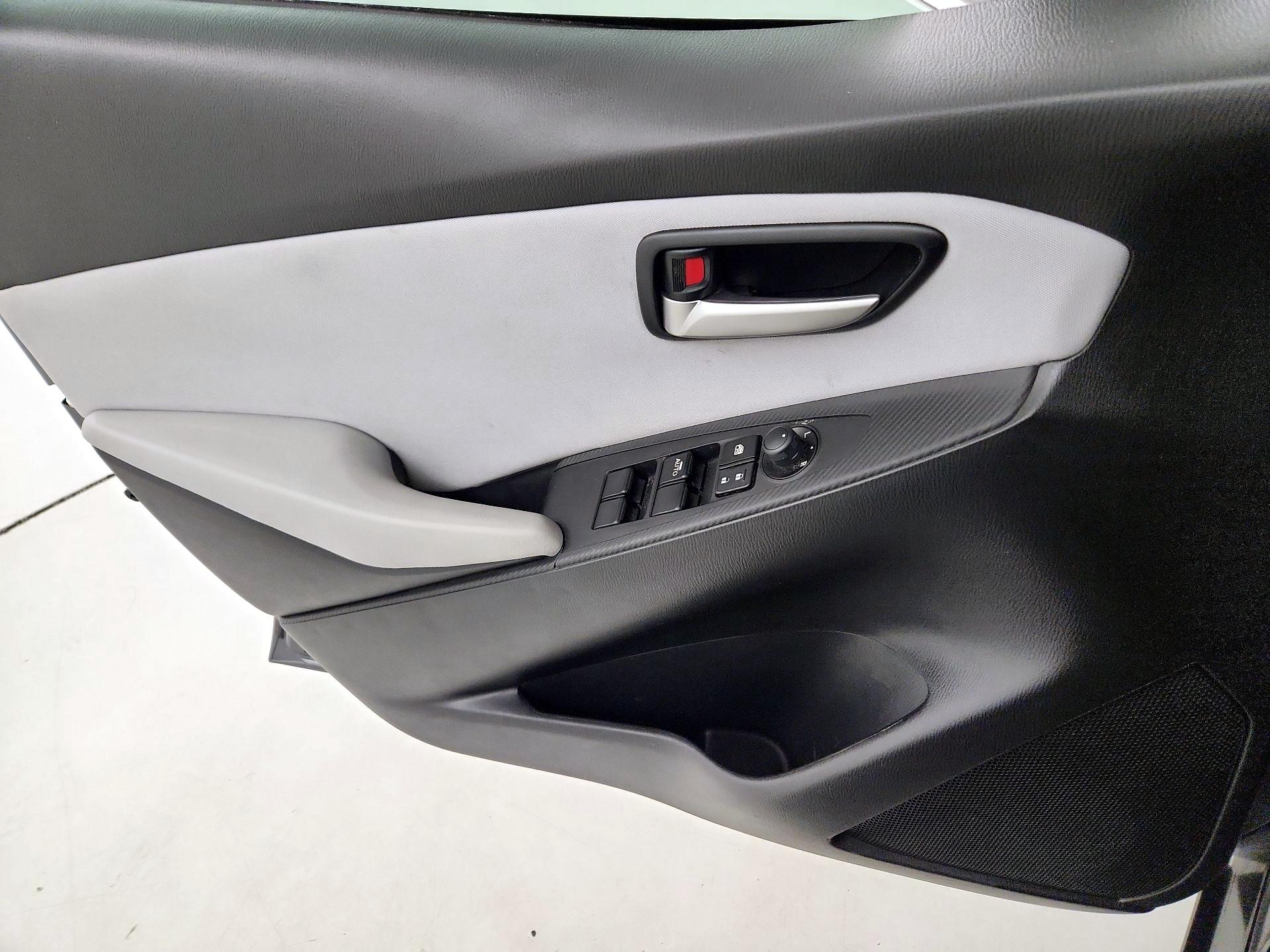 Thumbnail: 2020 Toyota Yaris - 12