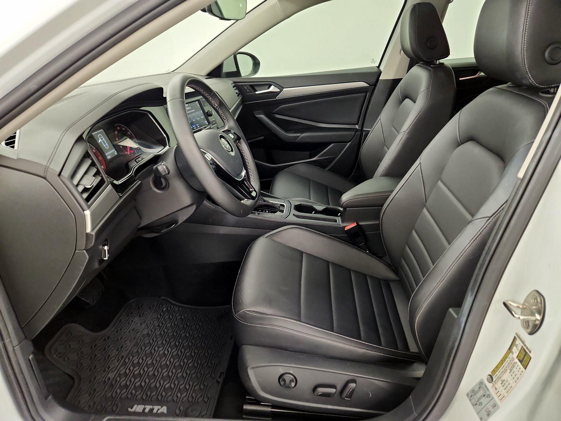 Thumbnail: 2021 Volkswagen Jetta - 11