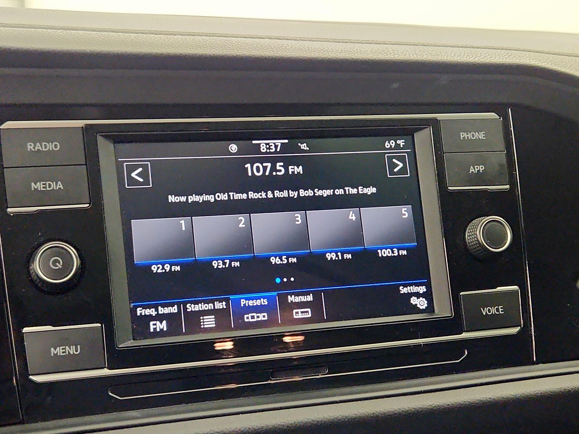 Thumbnail: 2021 Volkswagen Jetta - 15