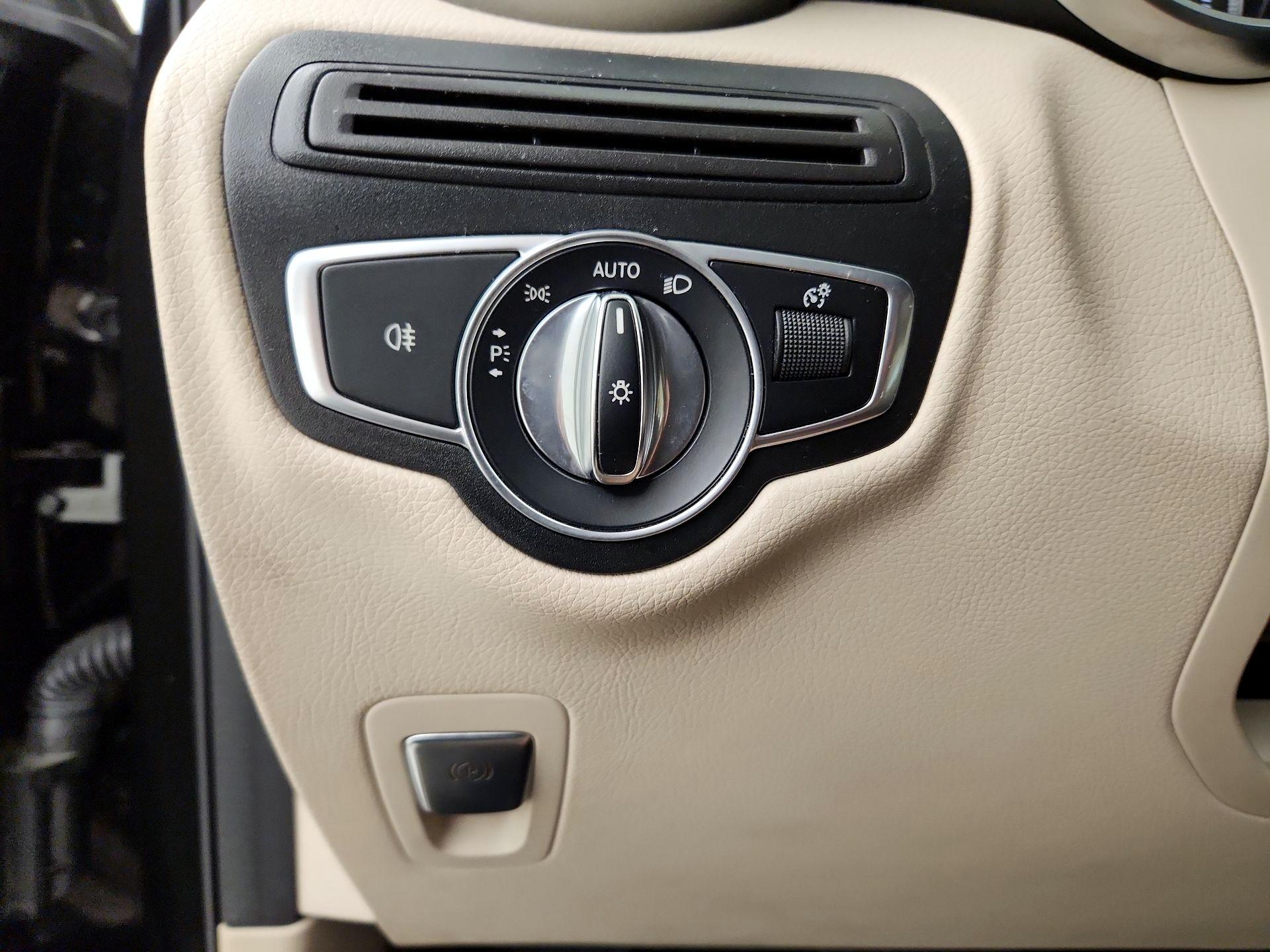 Thumbnail: 2019 Mercedes-Benz GLC - 13