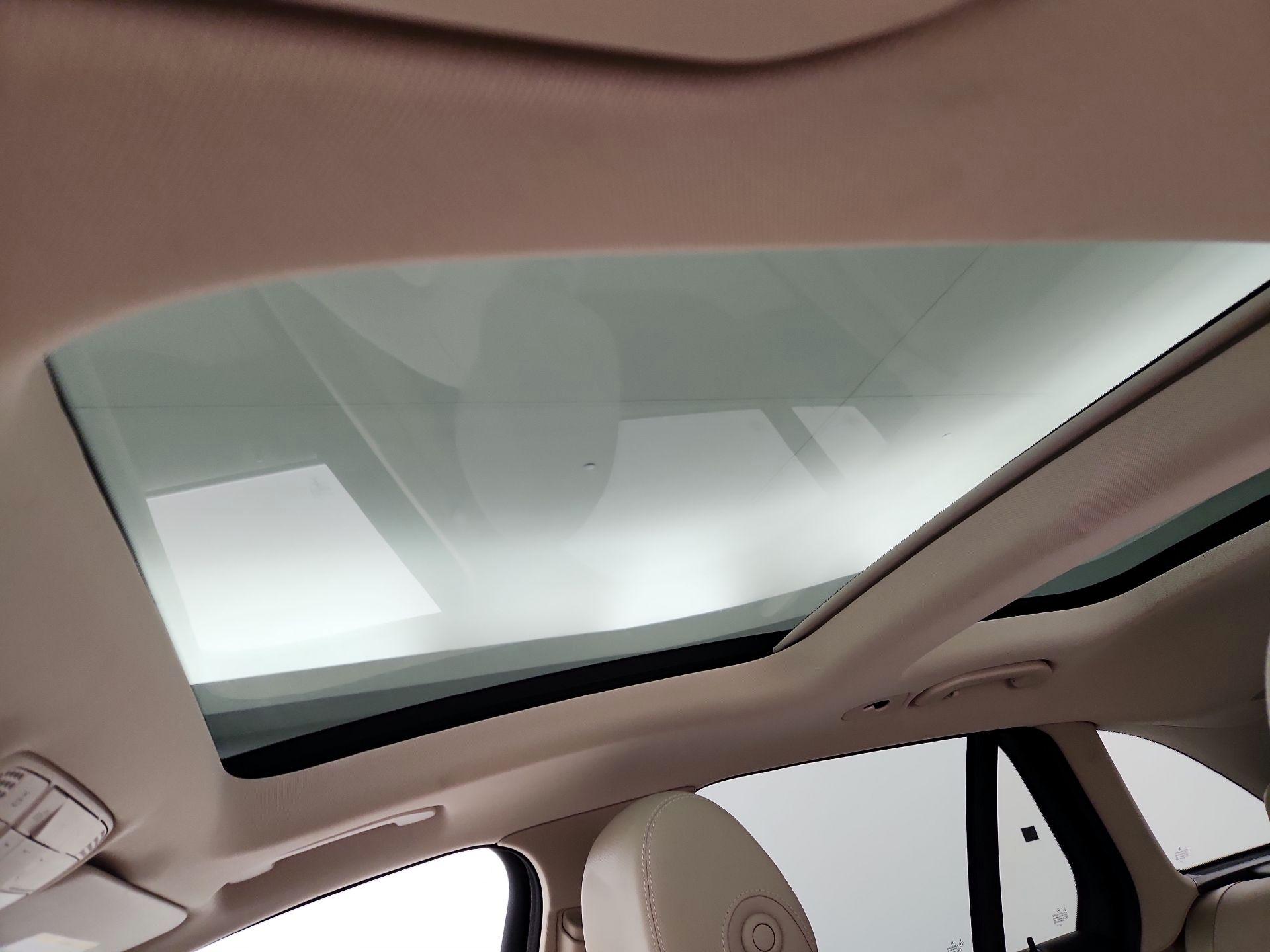 Thumbnail: 2019 Mercedes-Benz GLC - 20