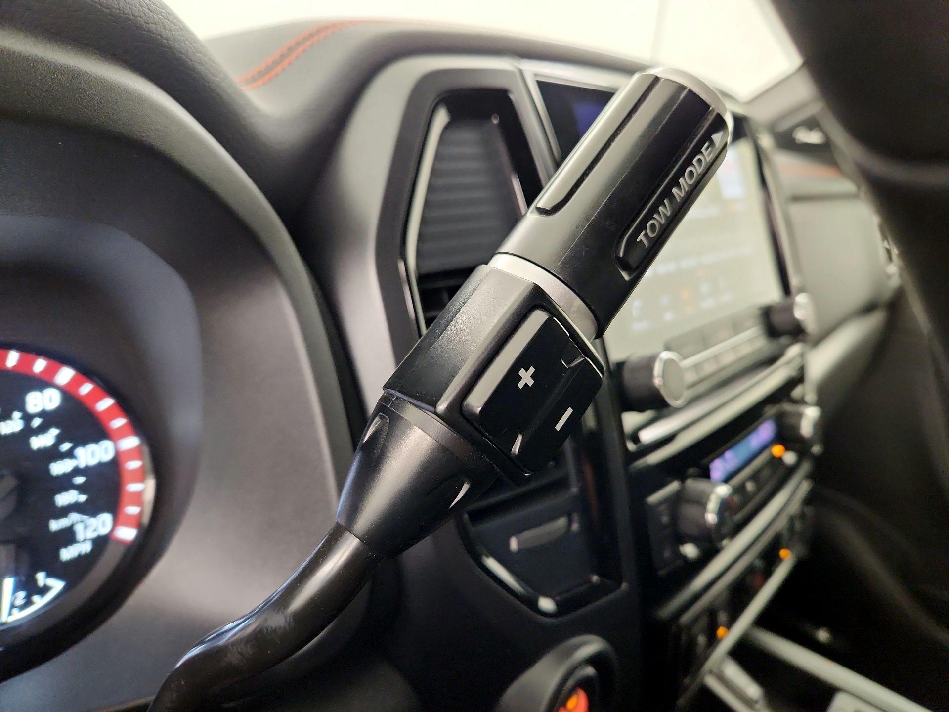 Thumbnail: 2020 Nissan Titan - 18