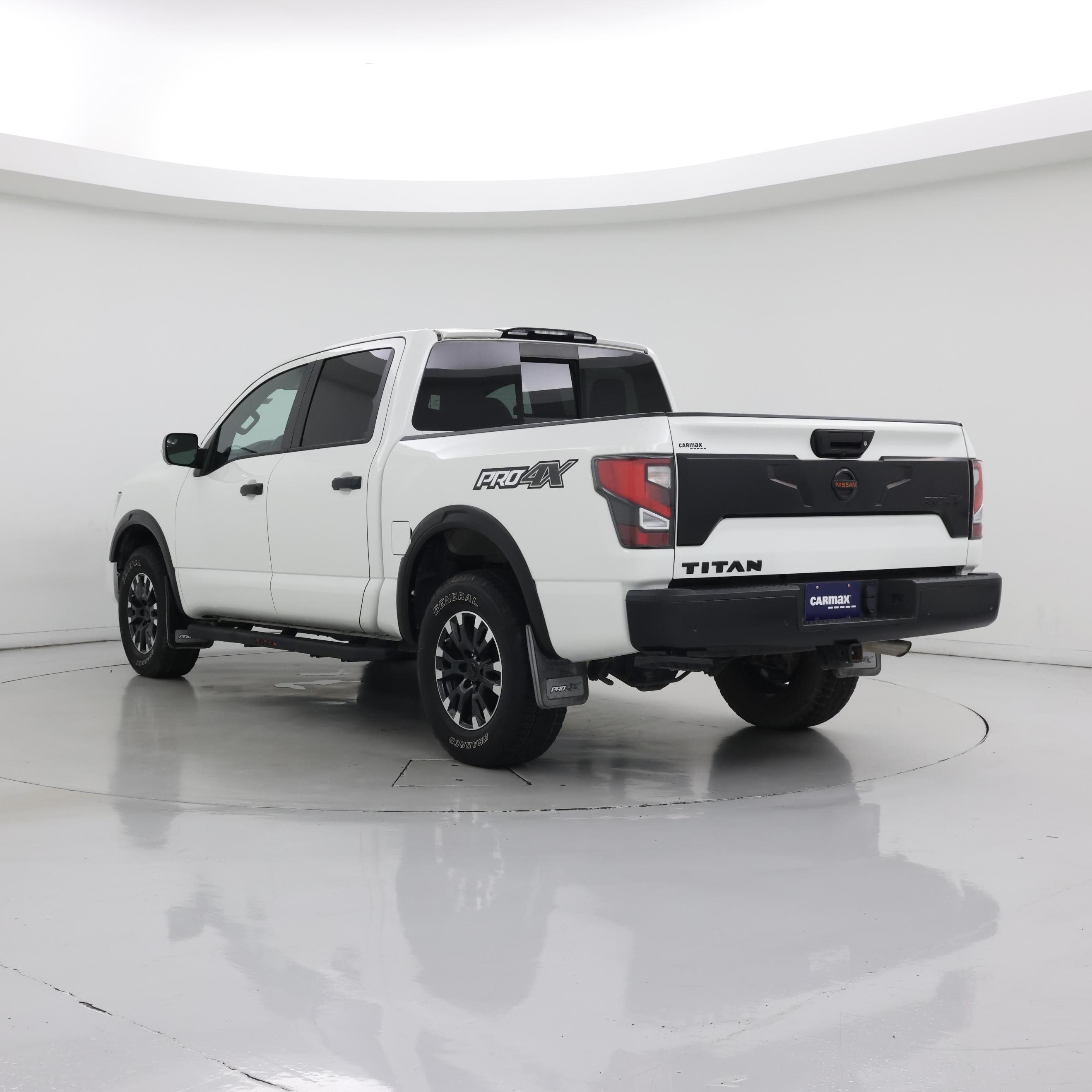 Thumbnail: 2020 Nissan Titan - 2