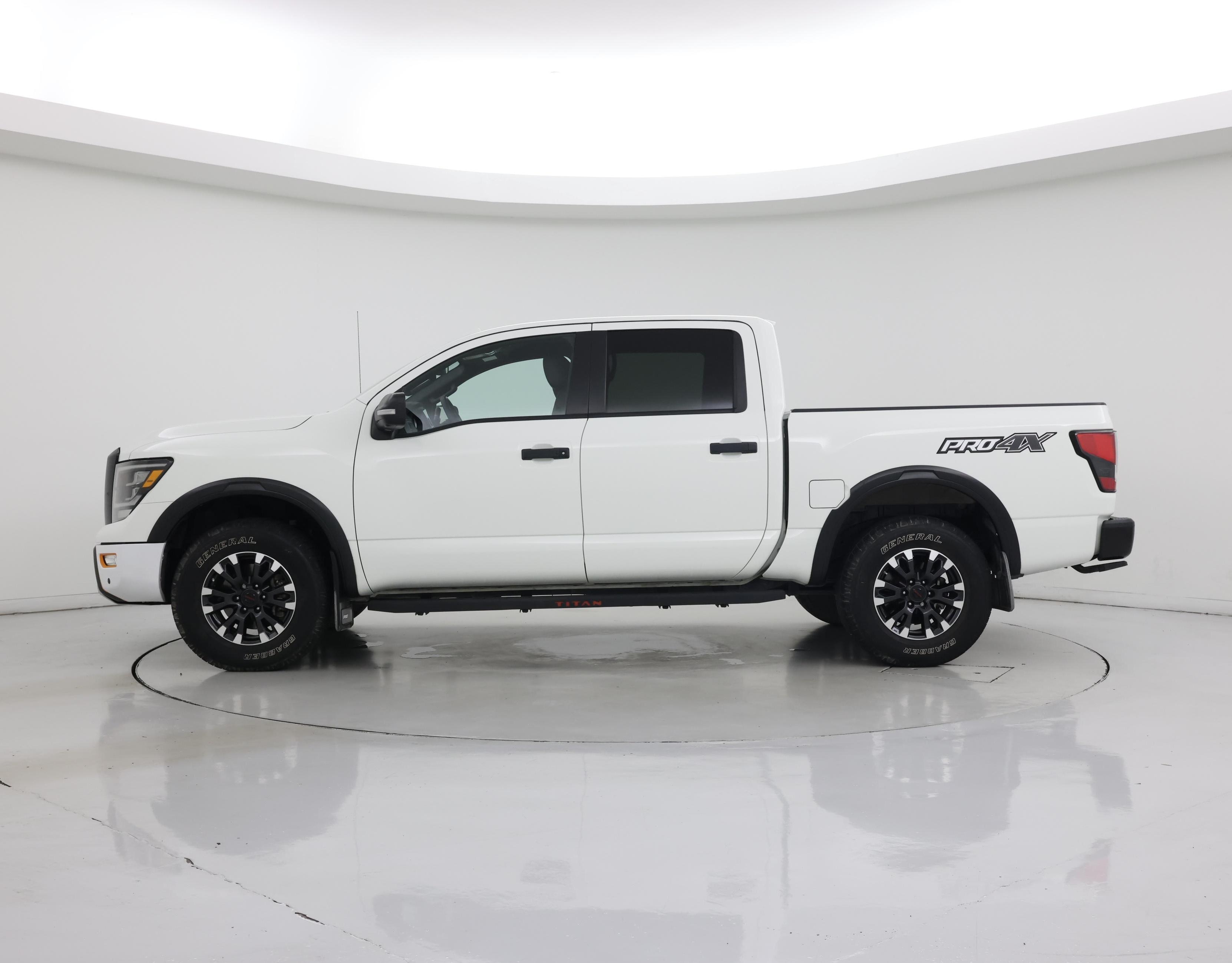 Thumbnail: 2020 Nissan Titan - 3