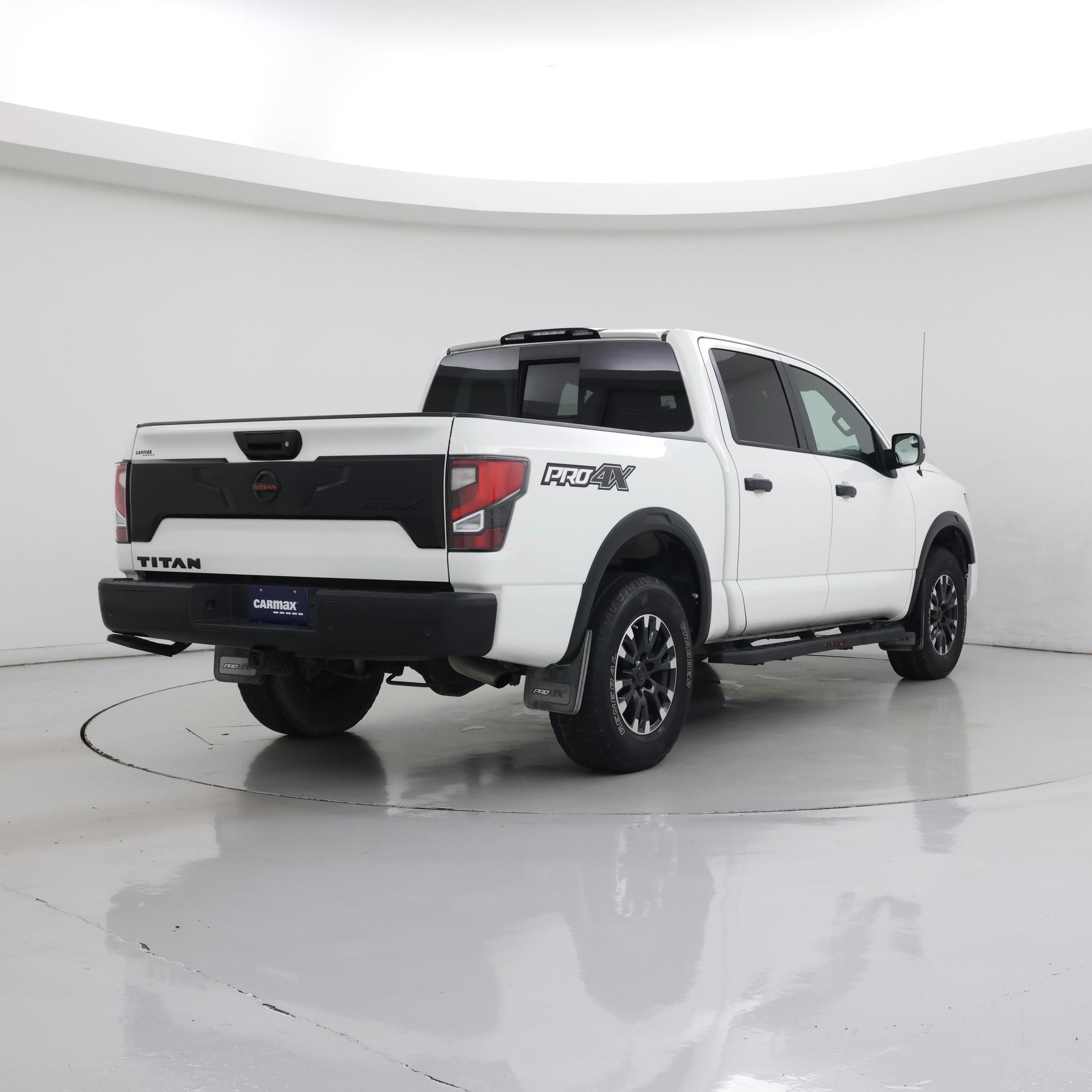 Thumbnail: 2020 Nissan Titan - 8