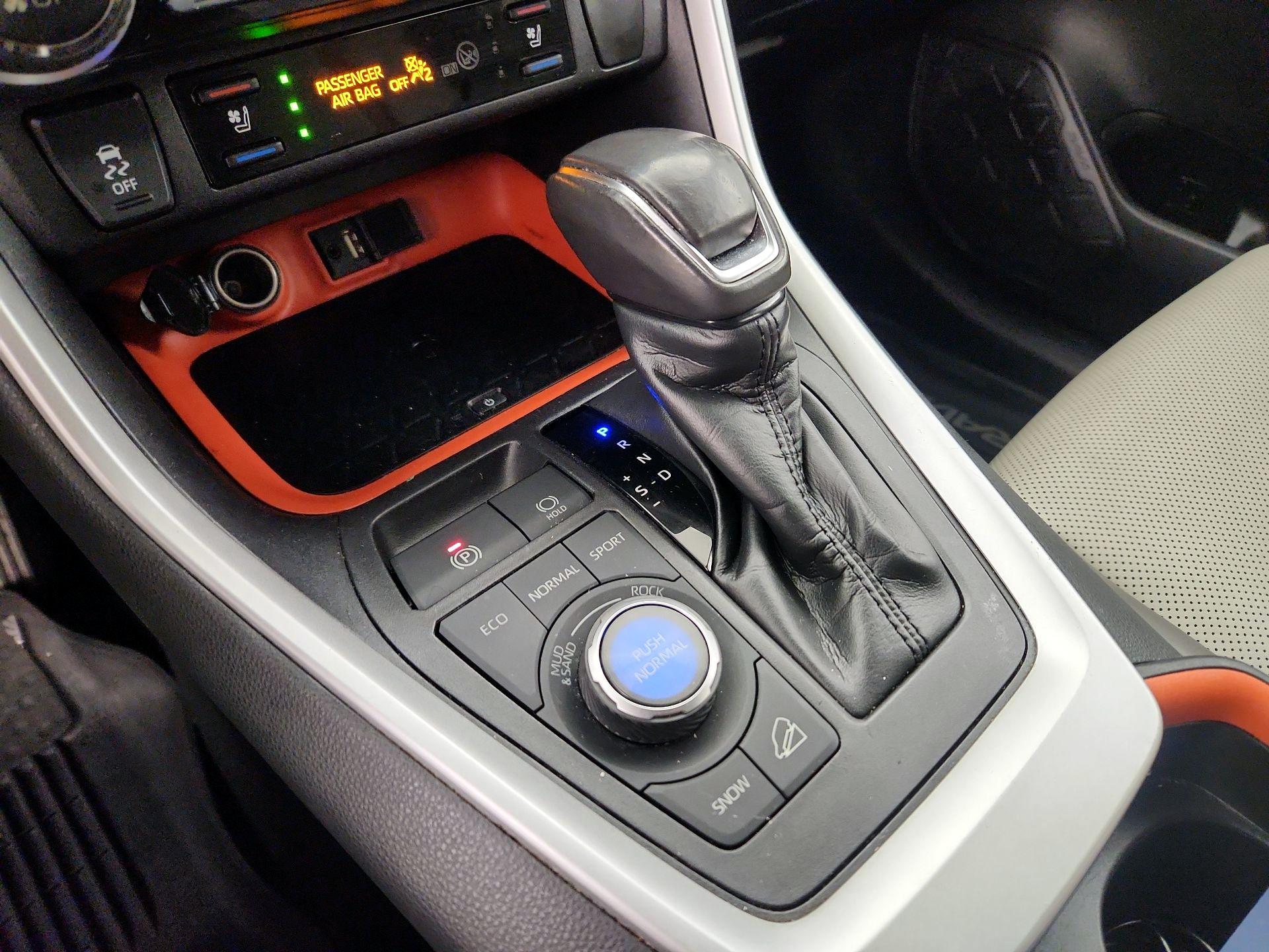 Thumbnail: 2019 Toyota RAV4 - 17