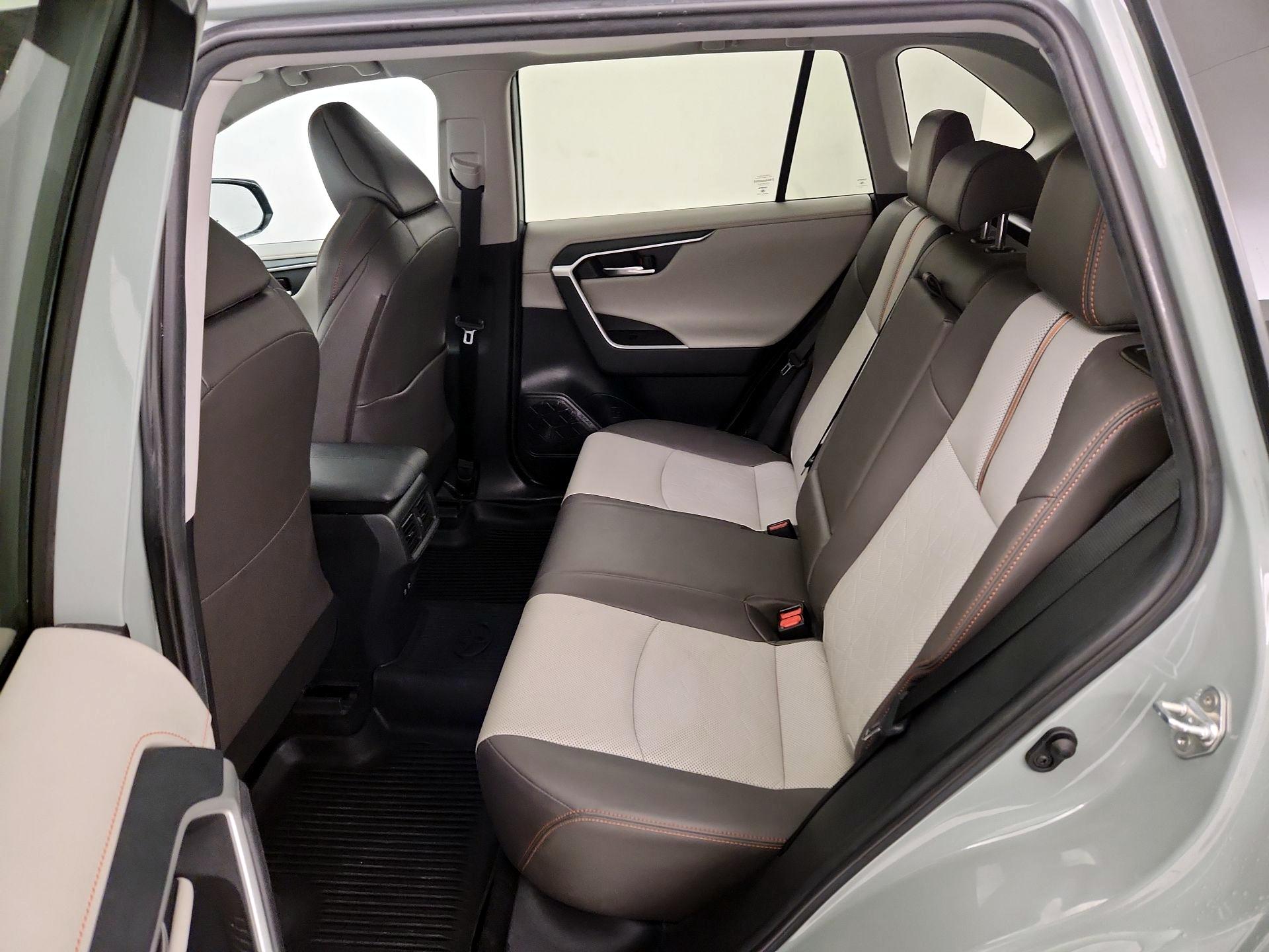 Thumbnail: 2019 Toyota RAV4 - 20