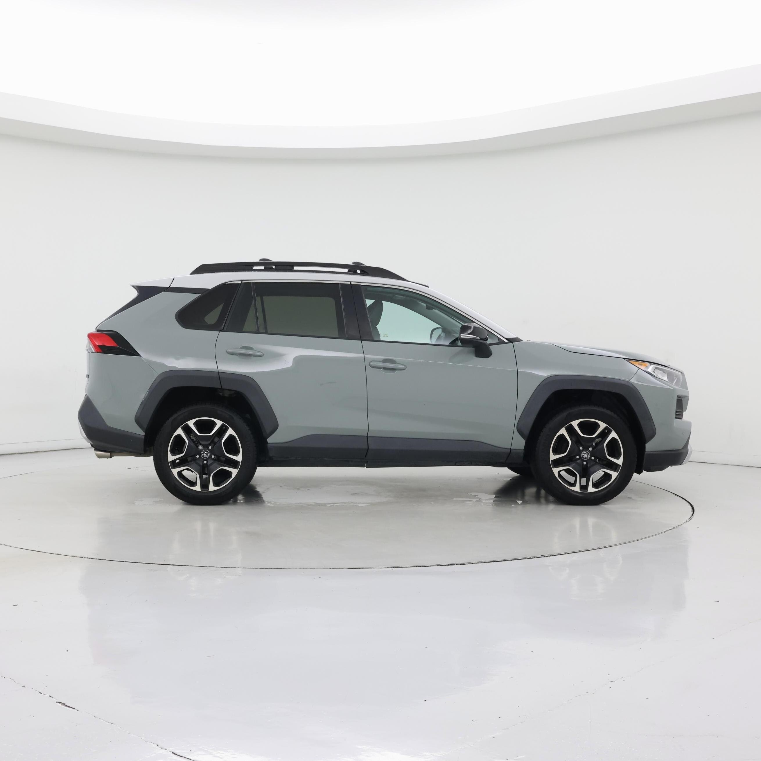 Thumbnail: 2019 Toyota RAV4 - 7
