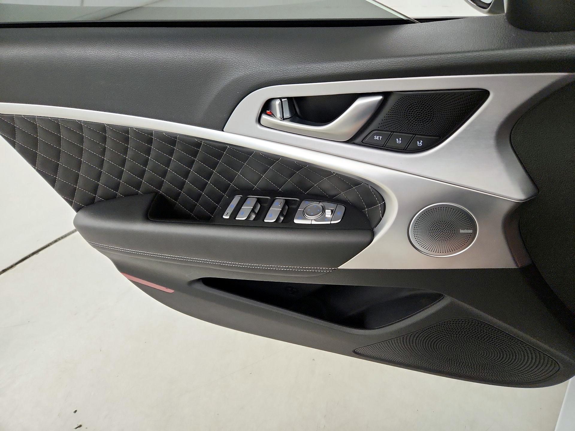 Thumbnail: 2021 Genesis G70 - 12