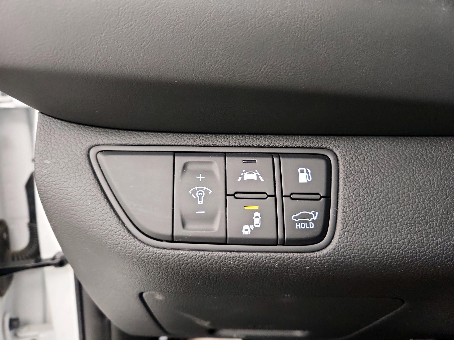 Thumbnail: 2021 Genesis G70 - 13