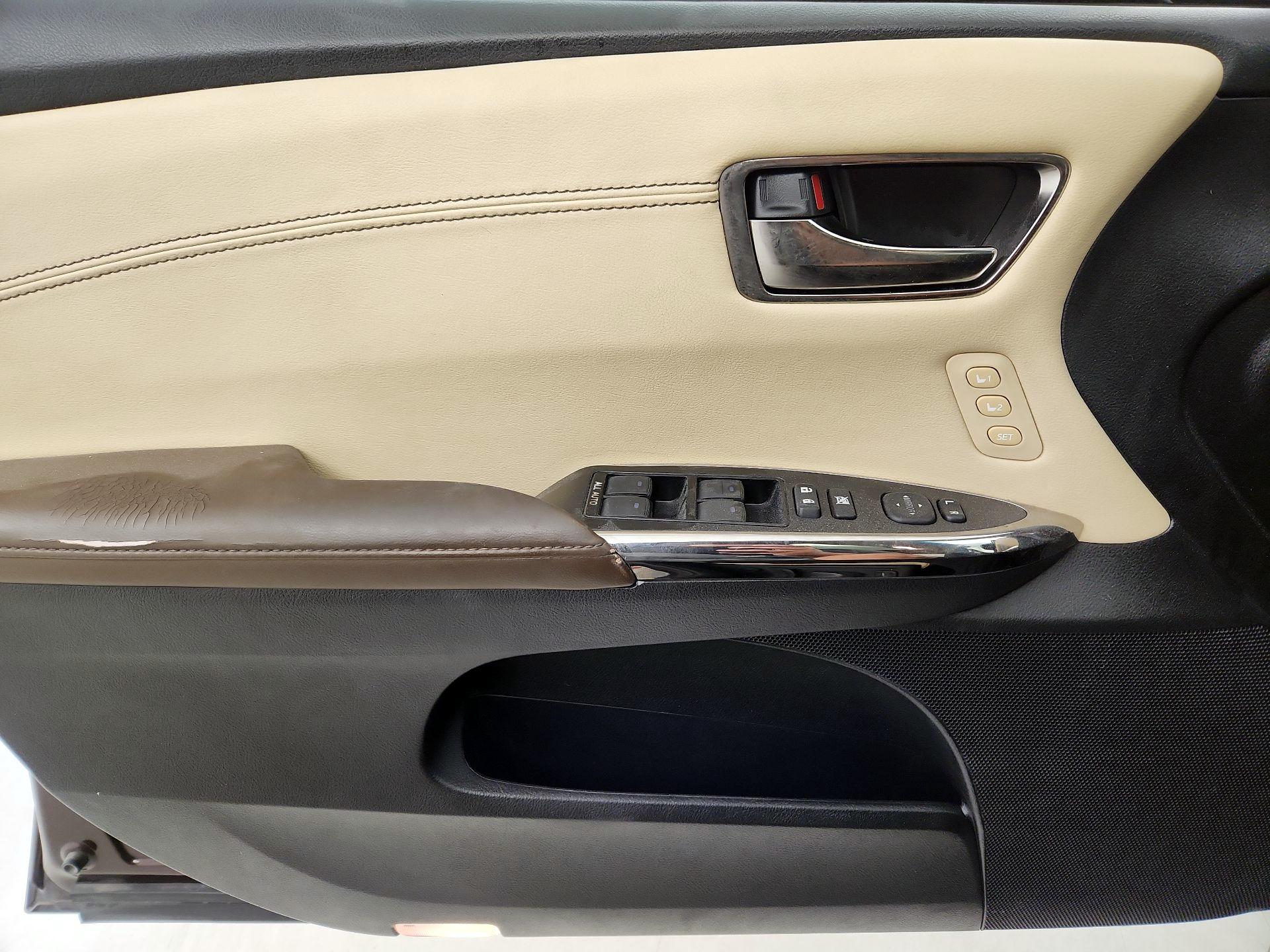 Thumbnail: 2014 Toyota Avalon - 12