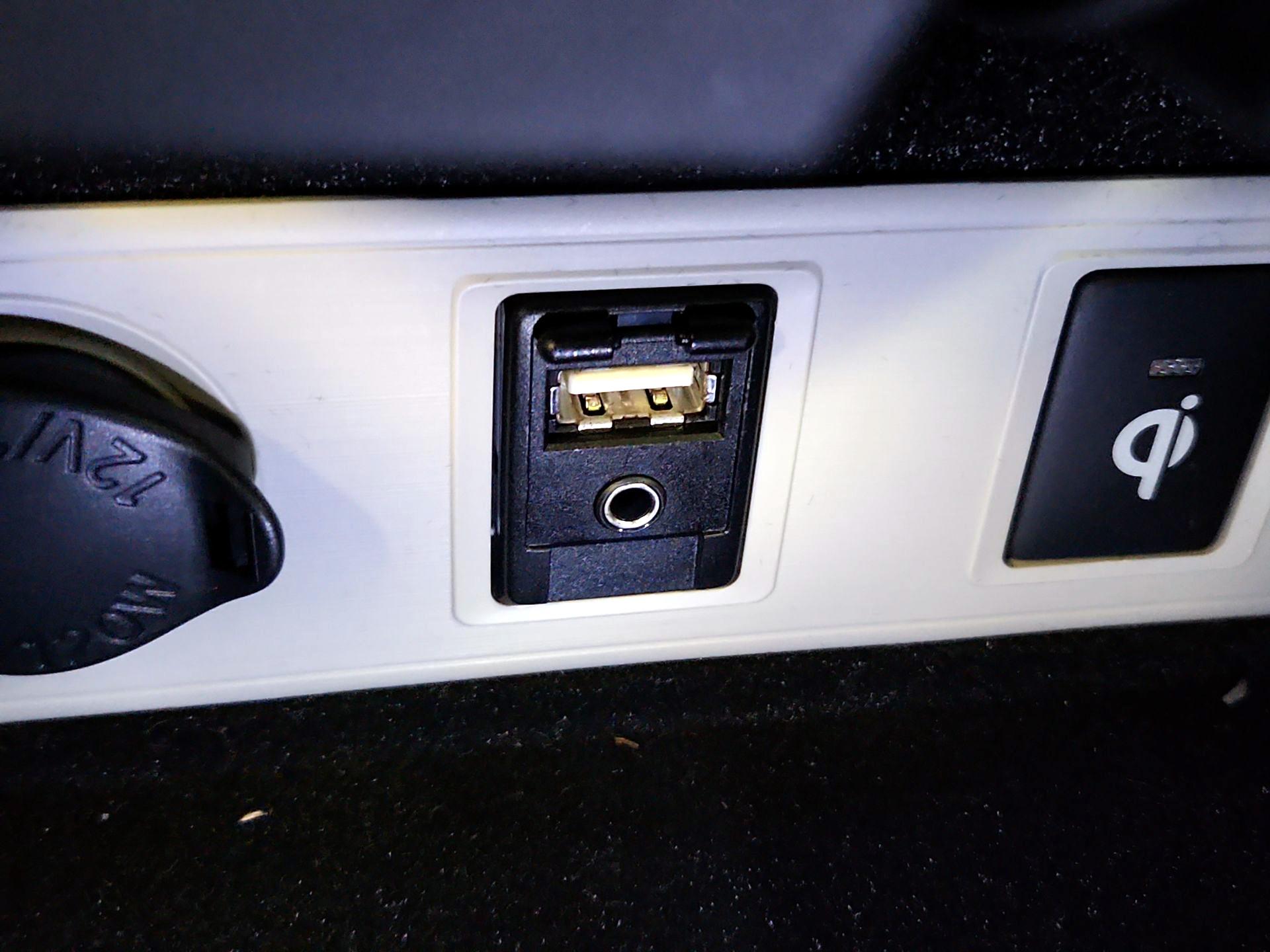 Thumbnail: 2014 Toyota Avalon - 19