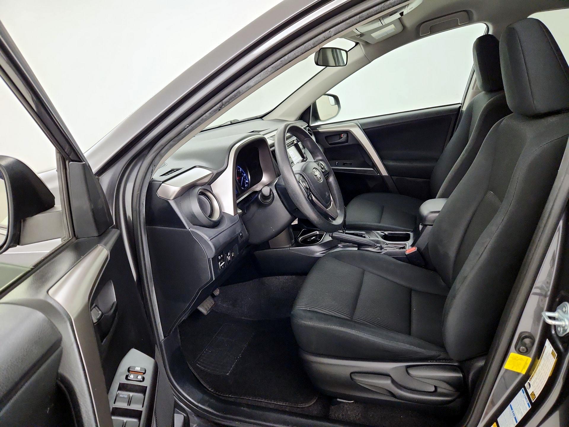 Thumbnail: 2018 Toyota RAV4 - 11