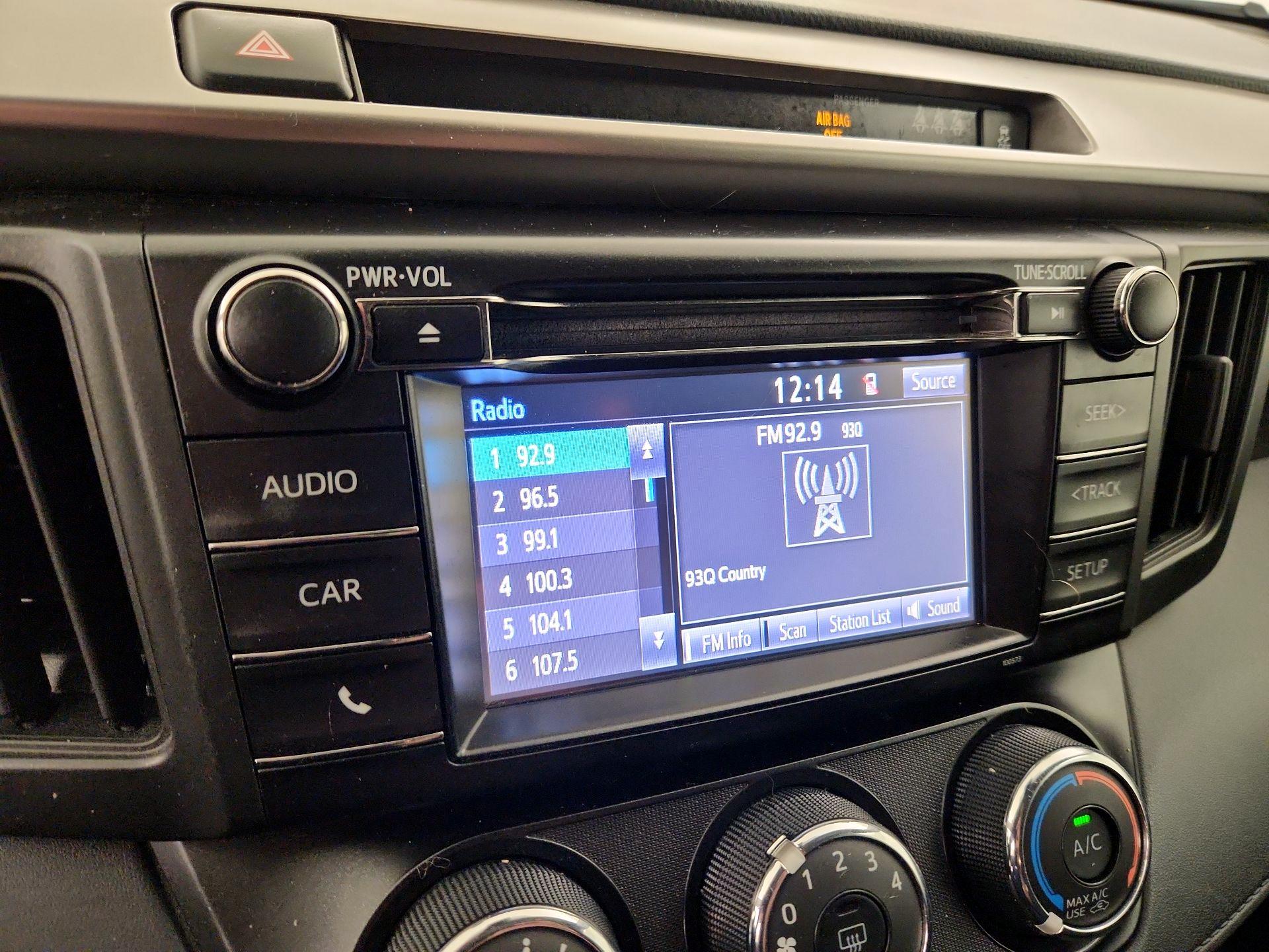 Thumbnail: 2018 Toyota RAV4 - 15