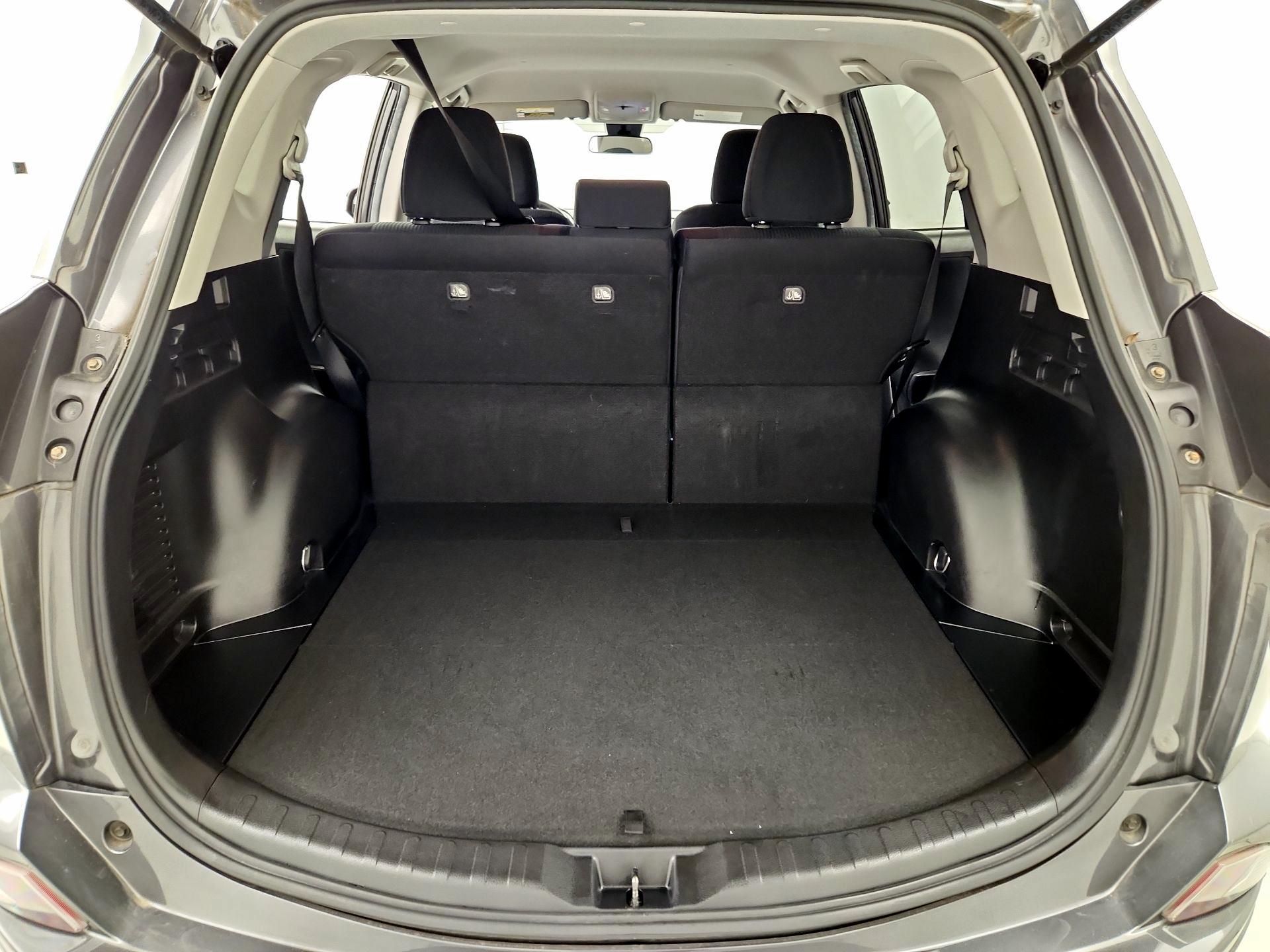 Thumbnail: 2018 Toyota RAV4 - 20