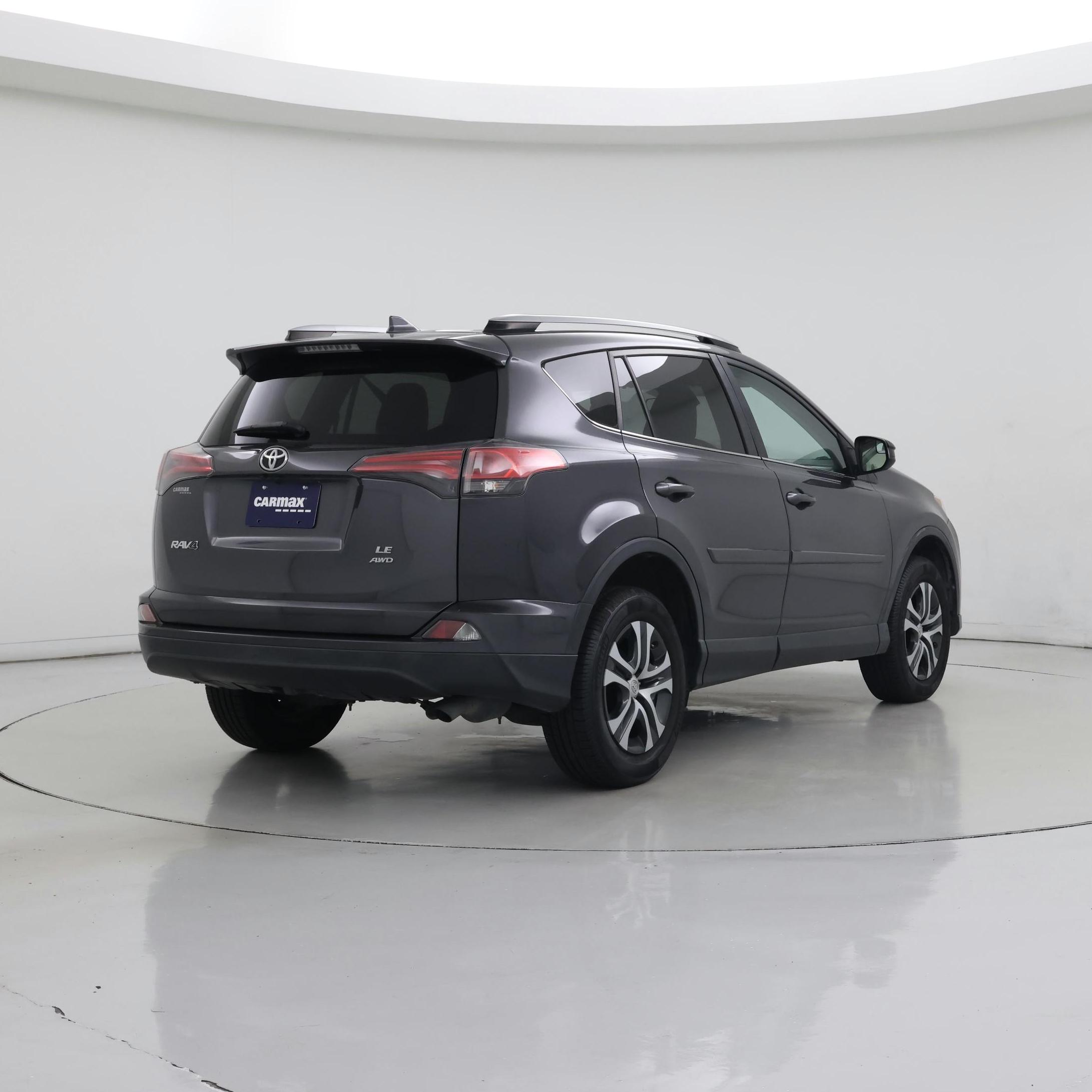 Thumbnail: 2018 Toyota RAV4 - 8