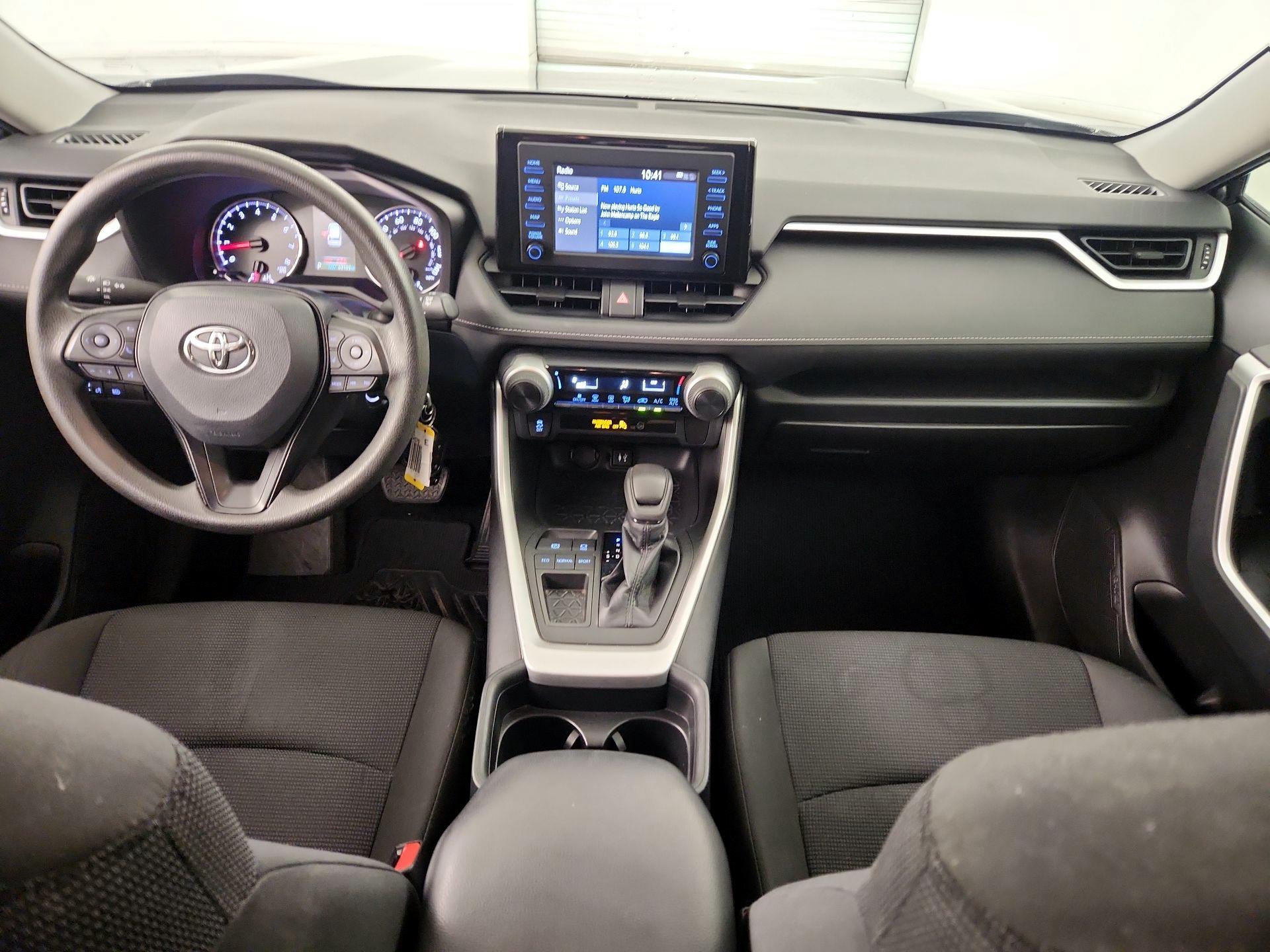 Thumbnail: 2019 Toyota RAV4 - 9