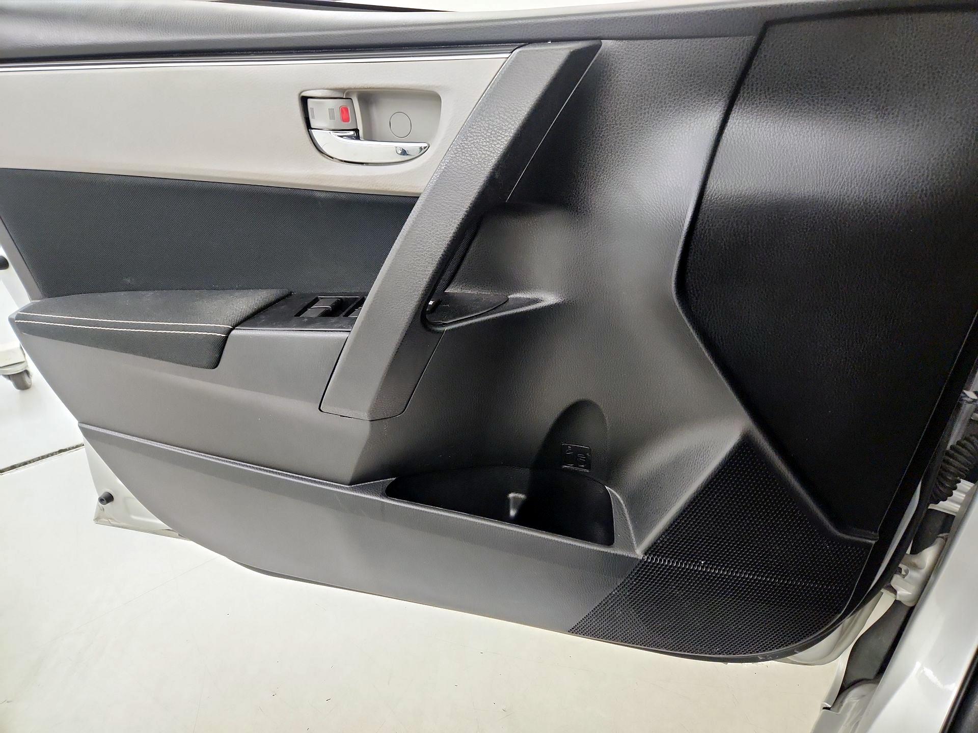 Thumbnail: 2017 Toyota Corolla - 12