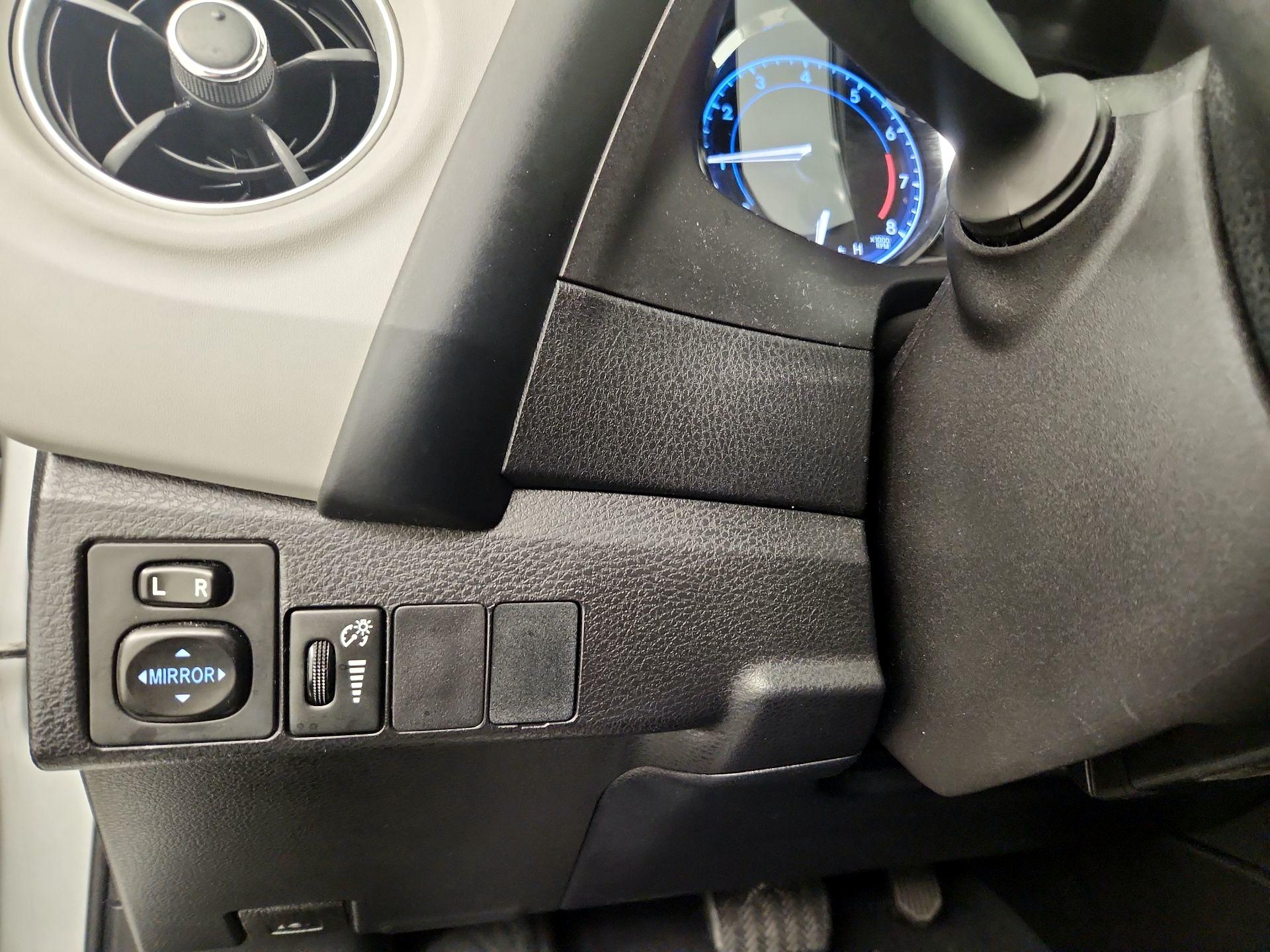 Thumbnail: 2017 Toyota Corolla - 13